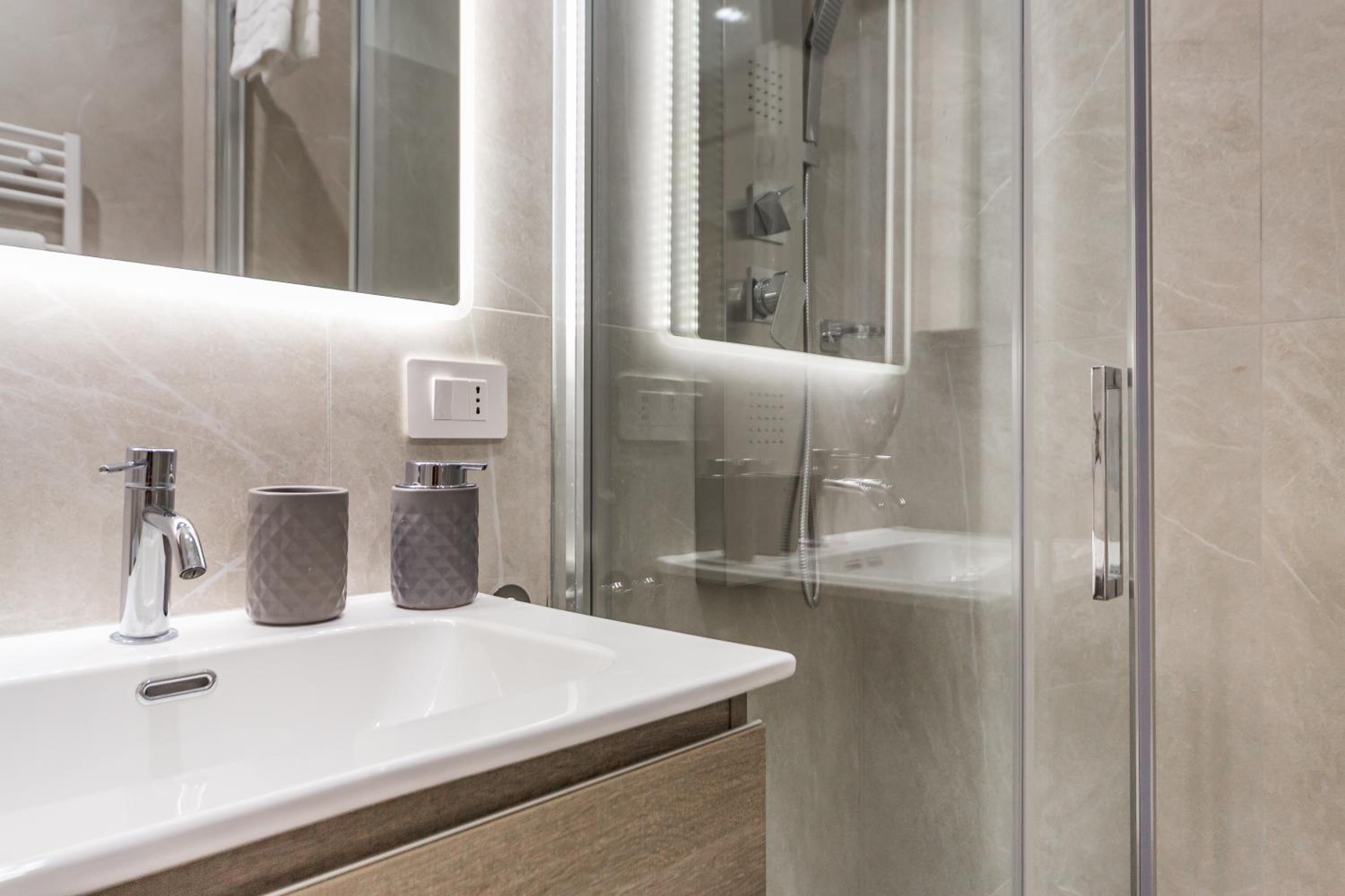 Regina24 Luxury Suite - Elegante appartamento a Porta Venezia, 5 min dalla metro