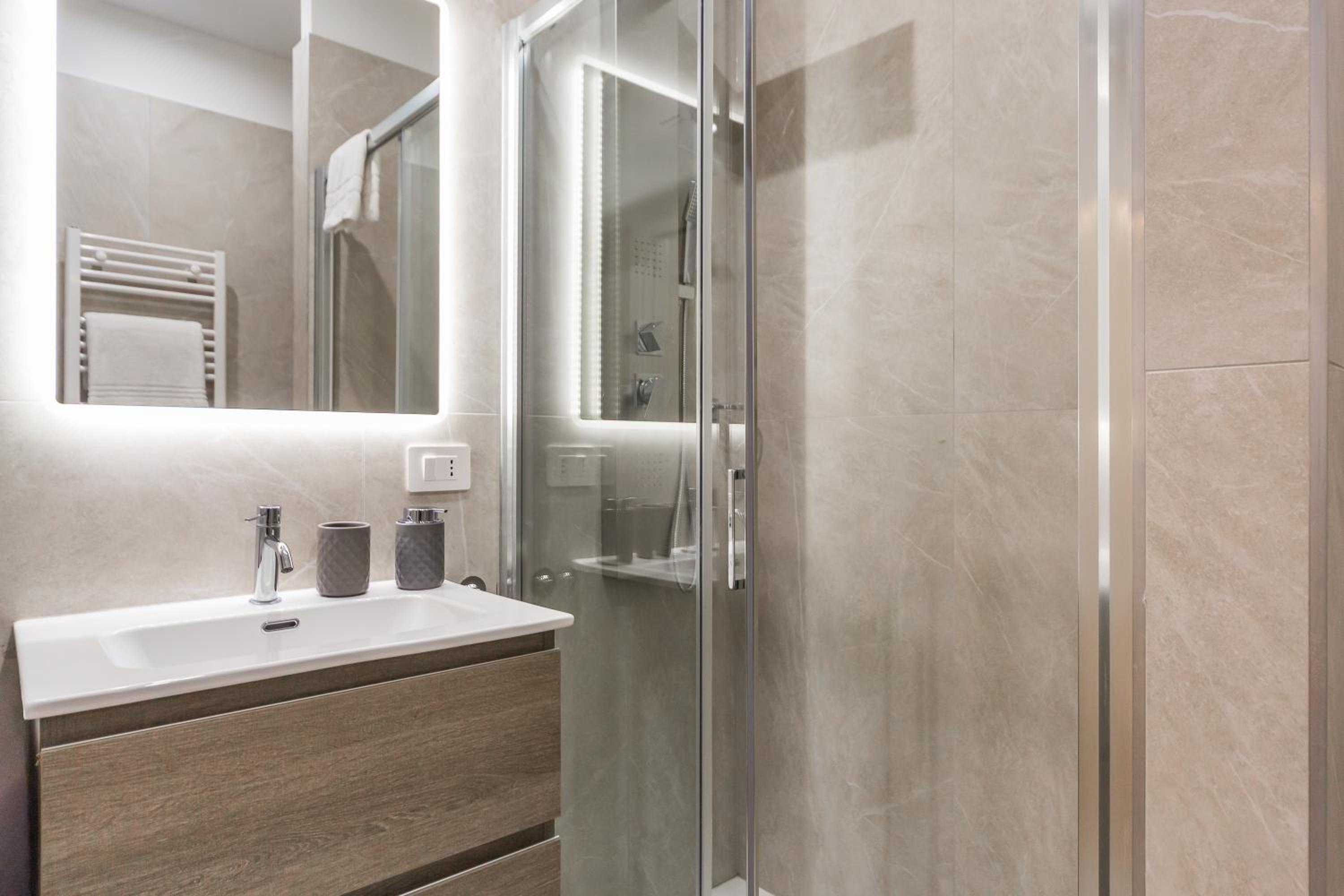 Regina24 Luxury Suite - Elegante appartamento a Porta Venezia, 5 min dalla metro