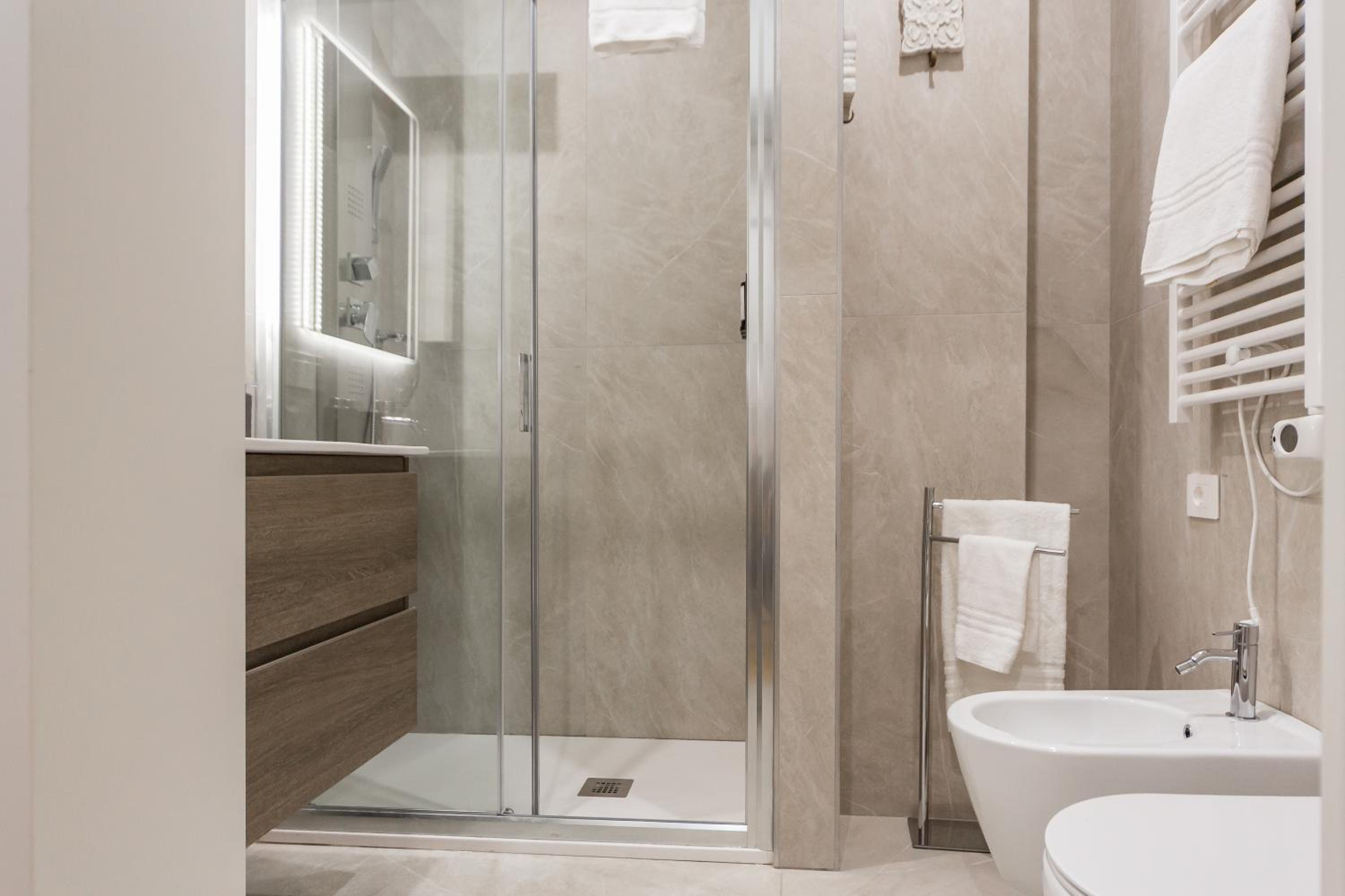 Regina24 Luxury Suite - Elegante appartamento a Porta Venezia, 5 min dalla metro