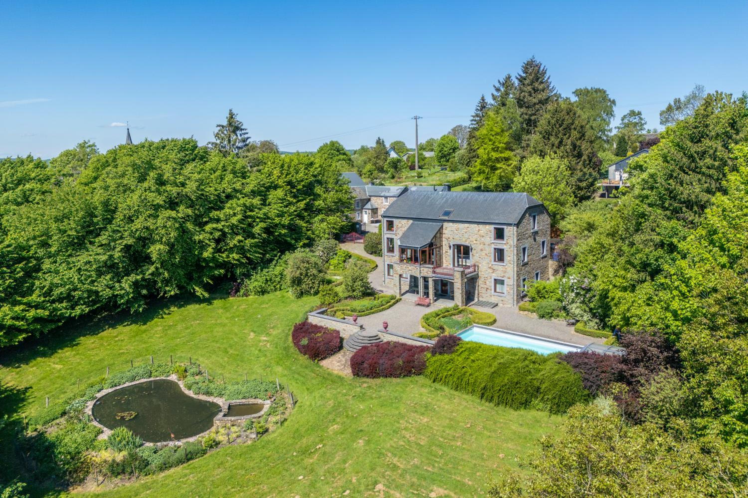 Sous le Cielle d'Ardenne - Vakantiehuis met Sauna en zwembad