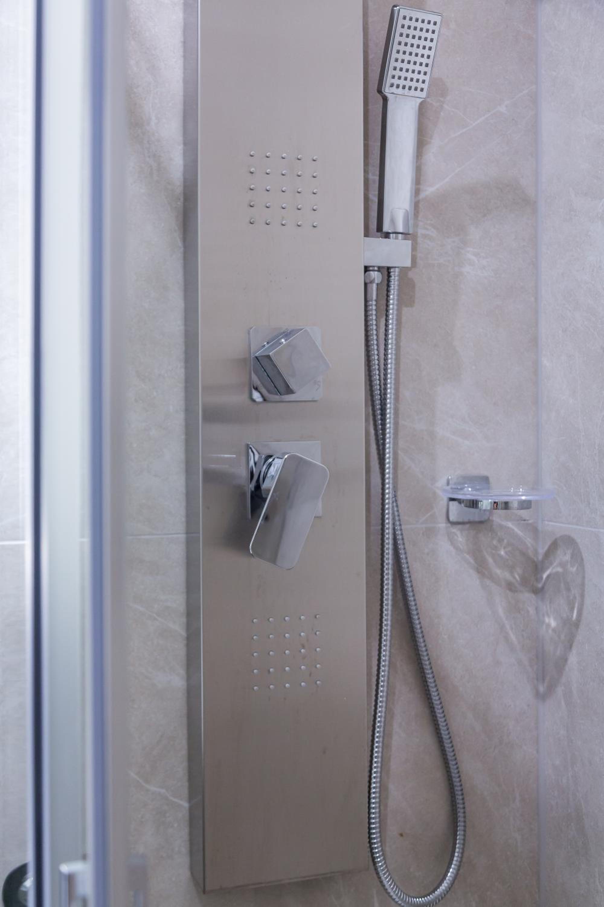 Regina24 Luxury Suite - Elegante appartamento a Porta Venezia, 5 min dalla metro
