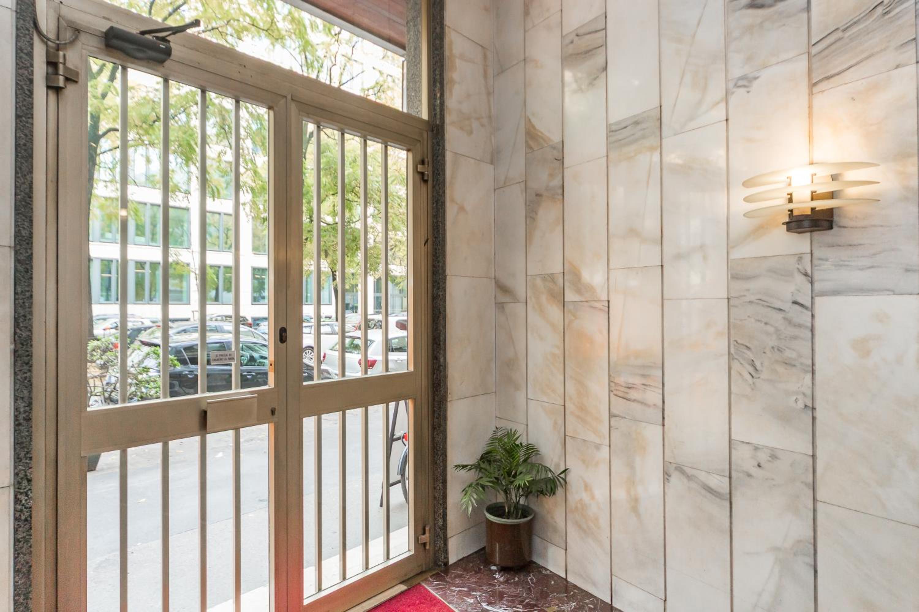 Regina24 Luxury Suite - Elegante appartamento a Porta Venezia, 5 min dalla metro