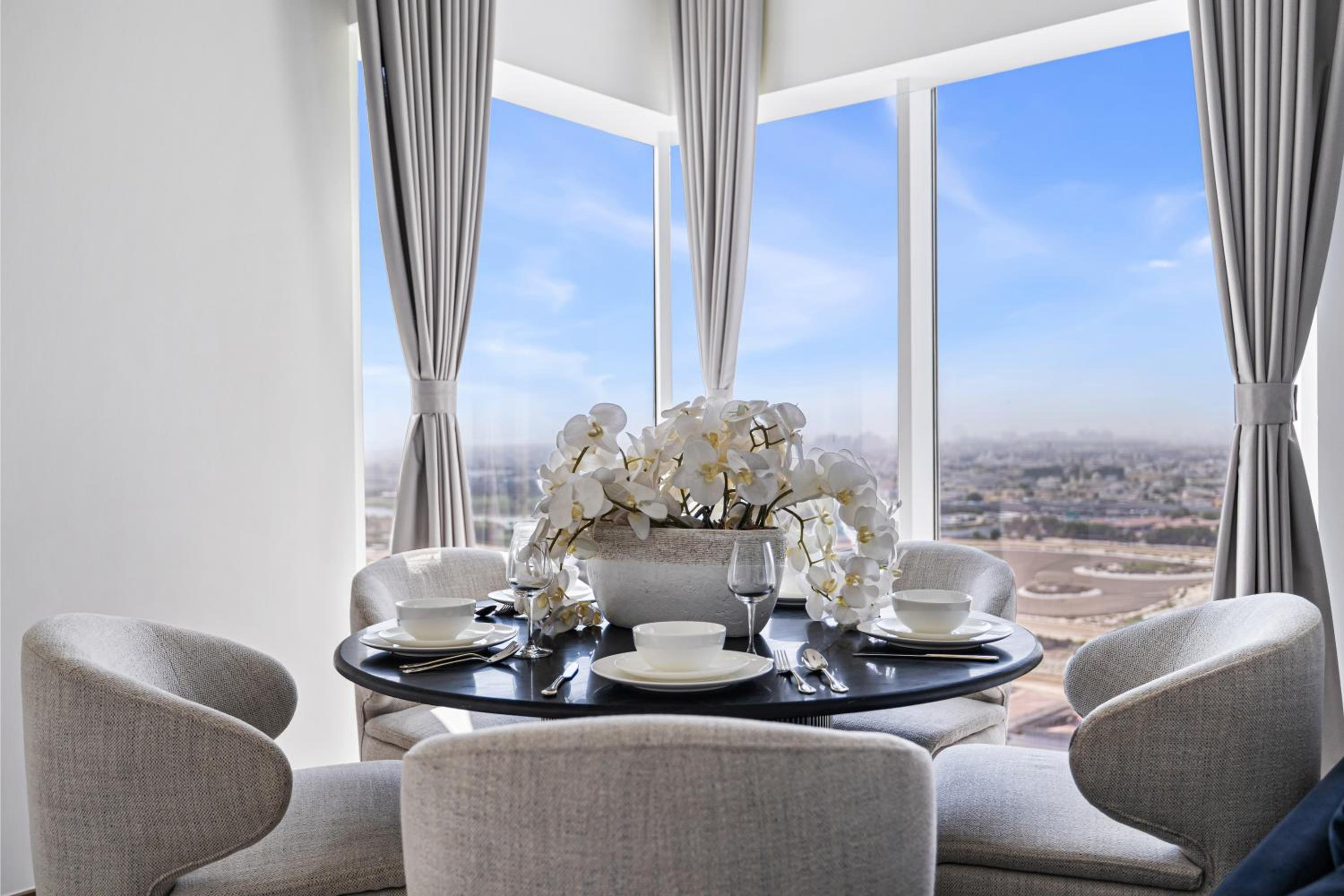 Luxury Suite Huge Terrace Canal and Gevora Views with Infinity Pool