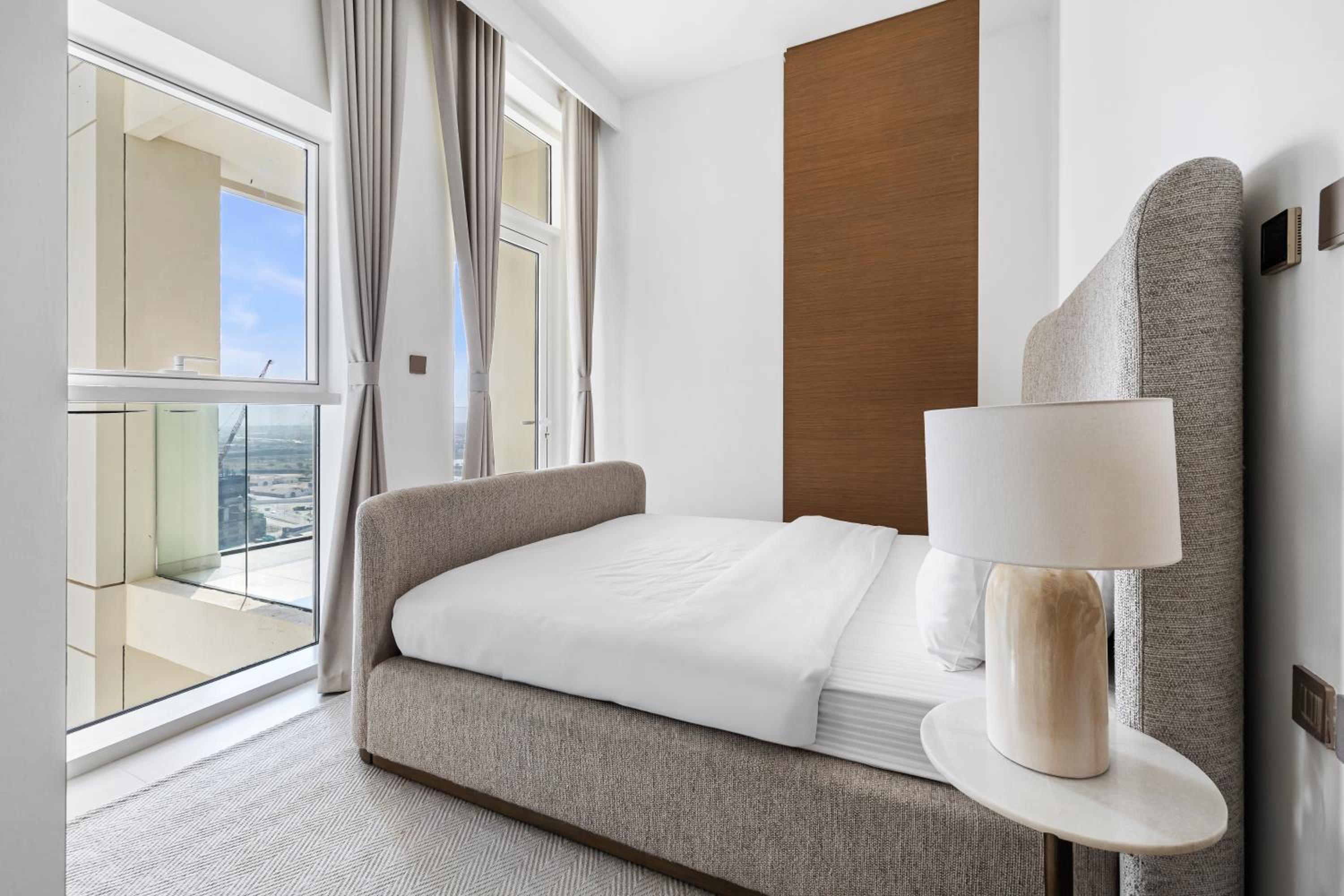 Luxury Suite Huge Terrace Canal and Gevora Views with Infinity Pool