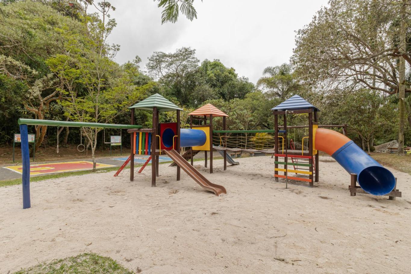 Casa de Campo com Piscina, Lareira e Churrasqueira