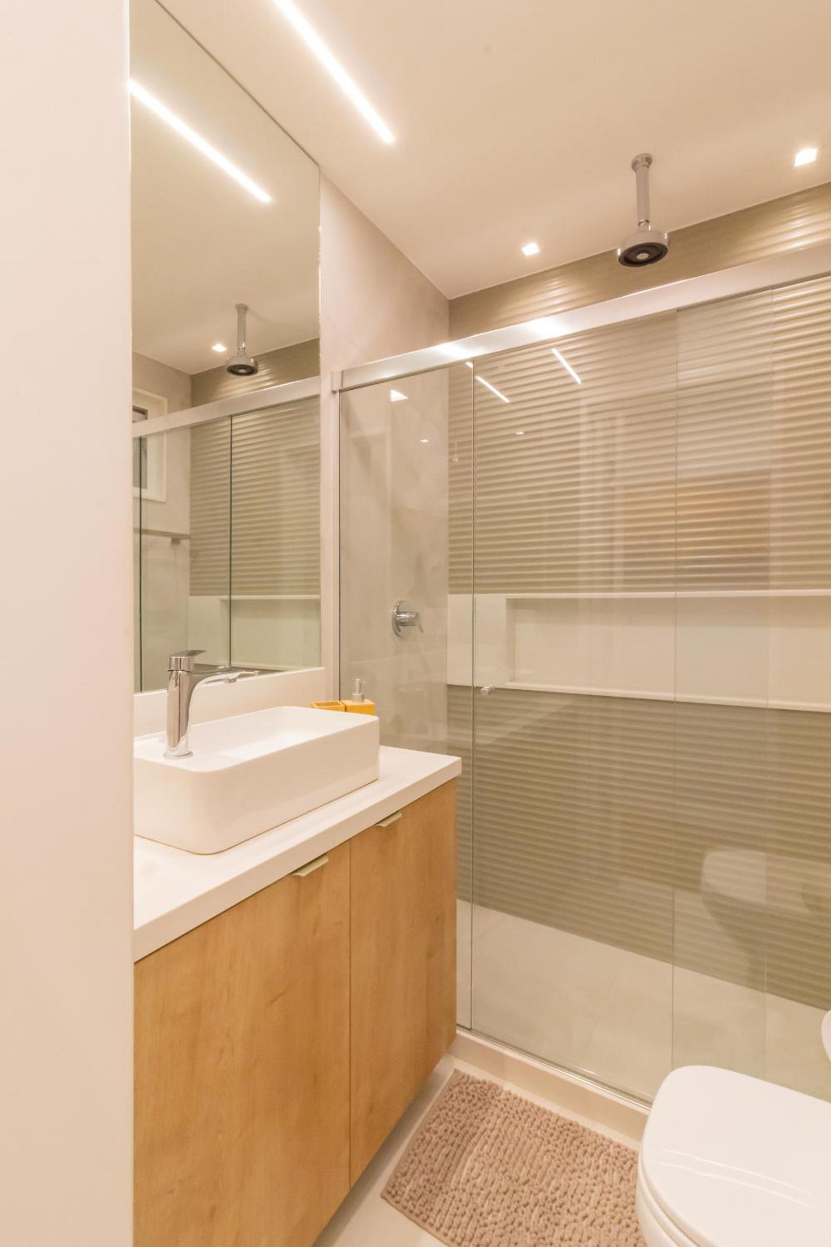 Loft com janela acustica a 5 minutos caminhando ate a praia - NSC304
