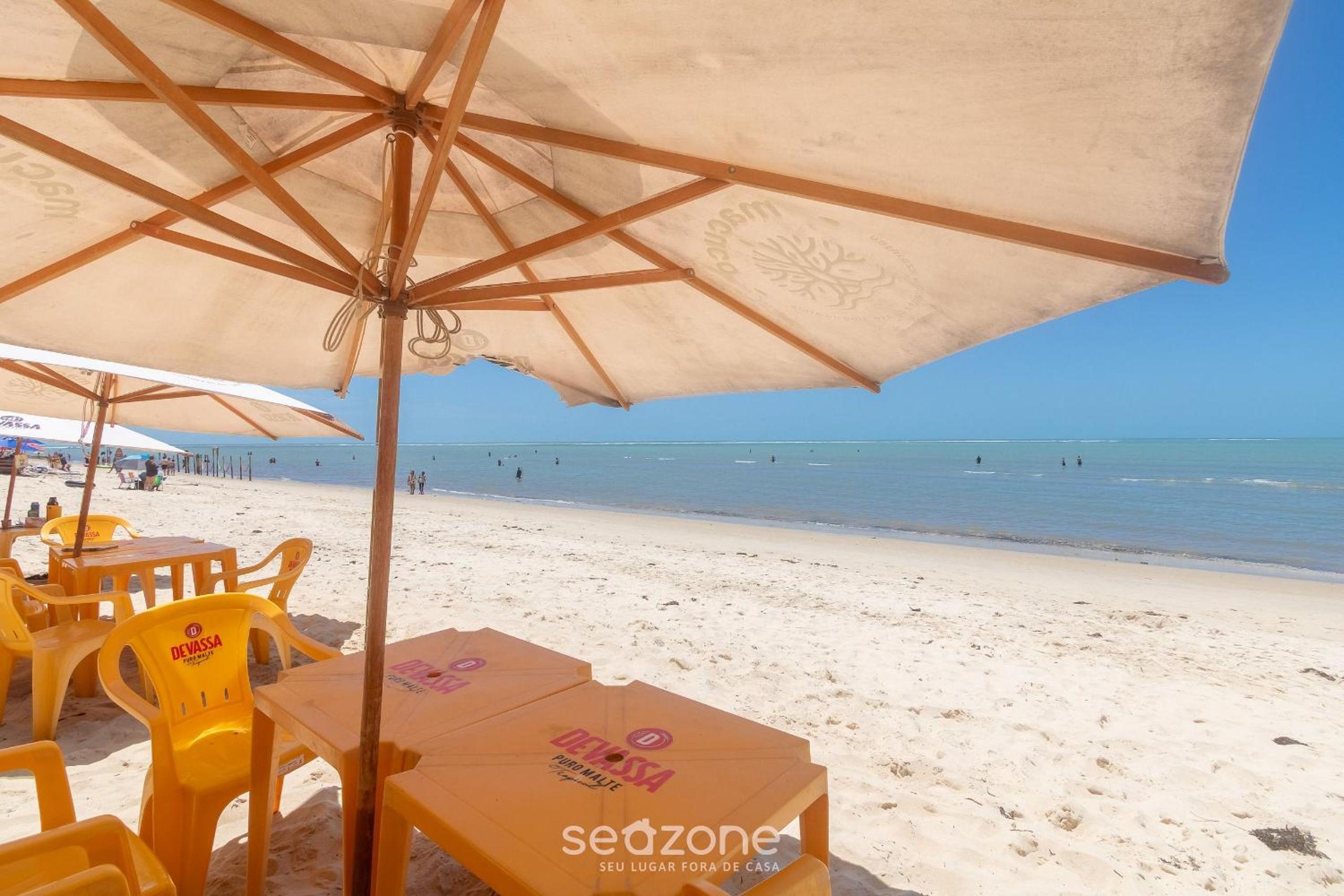 Apts in a condo with barbecue and pool in the best location of Porto Seguro – DVBs