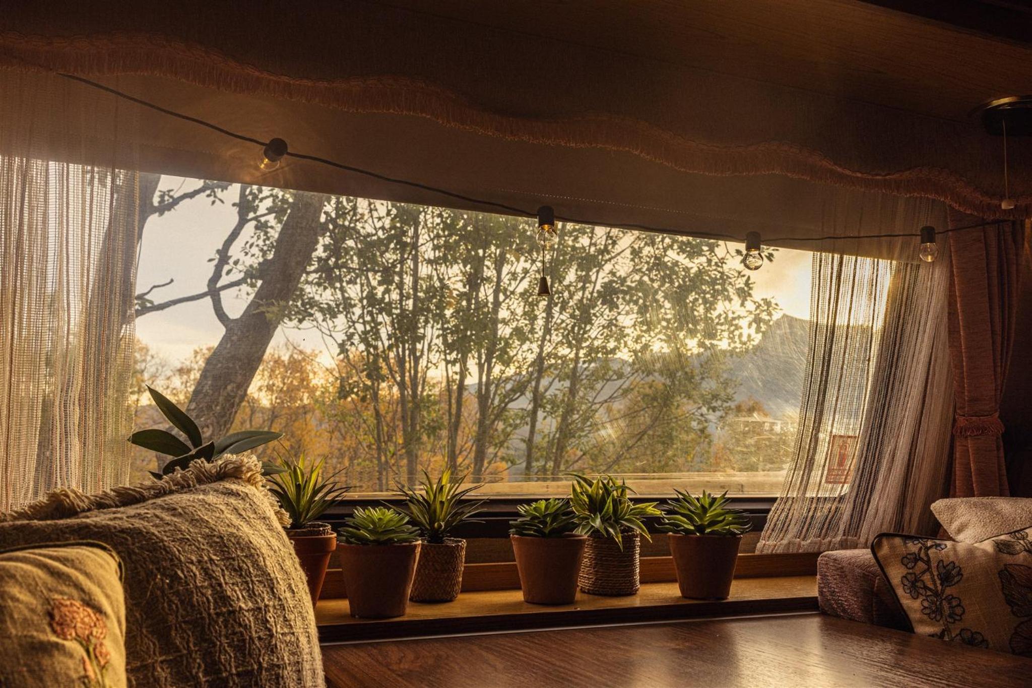 EIRA Glamping - Romantic, Ocean View, Fire Pit