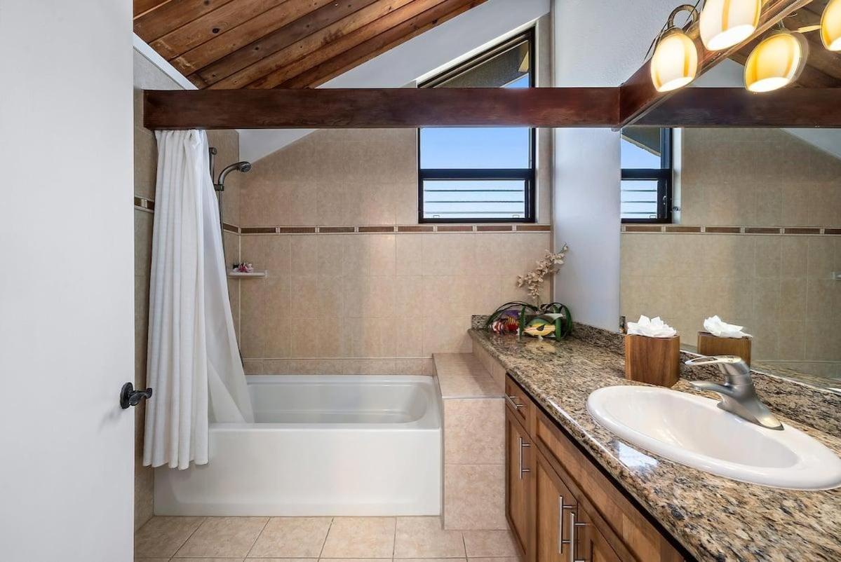 Kahana Village 32 · KHV 32 Direct Oceanfront Views Remodeled 2BD