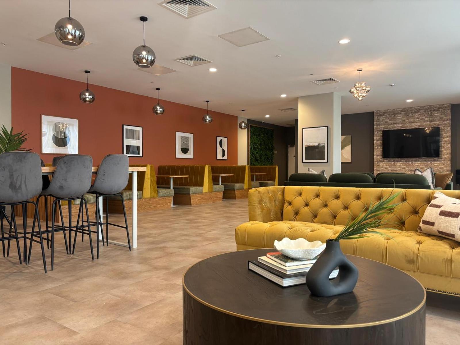BrandNew 2Bedroom Apartment with Parking, Sleeps 5