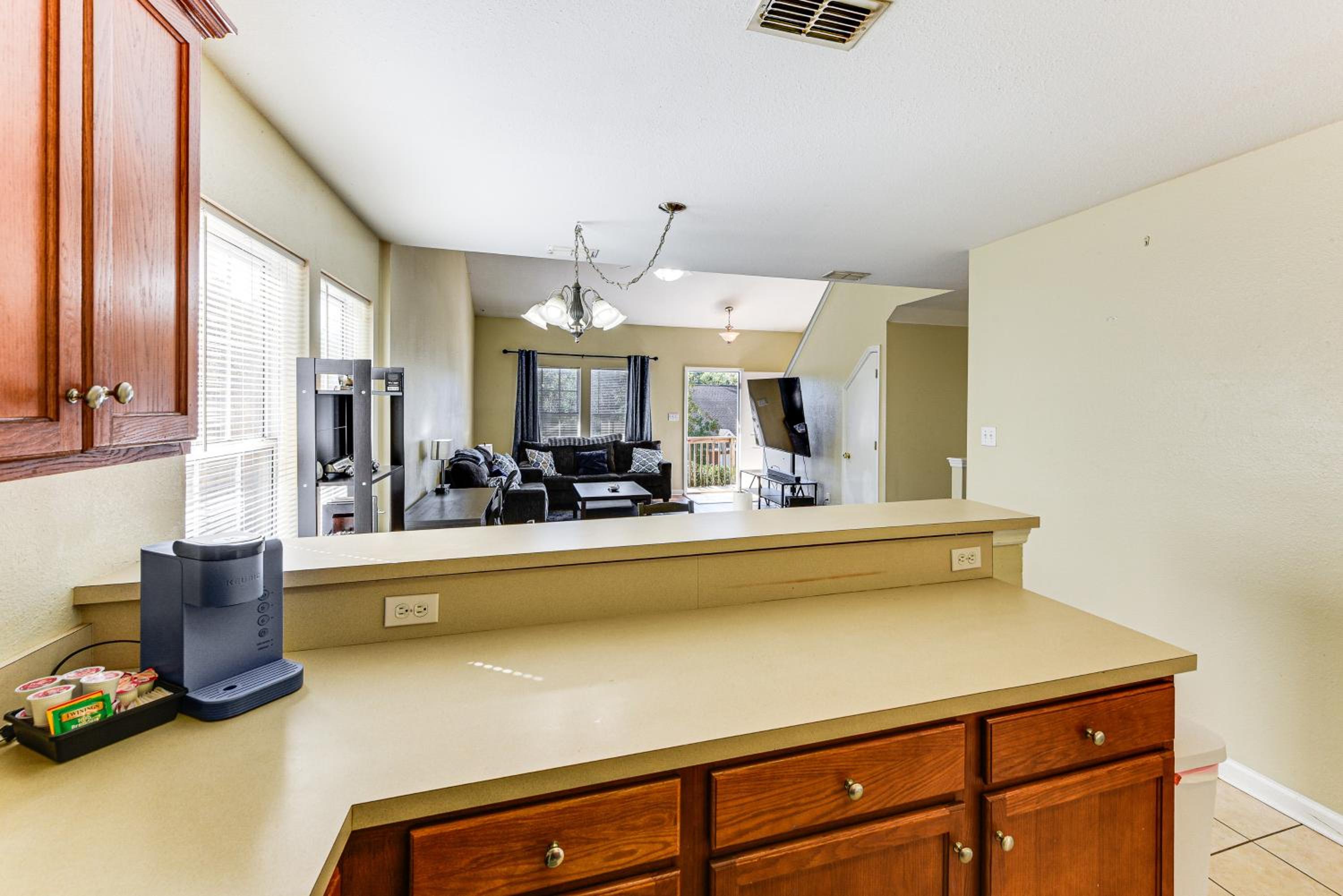 4 Mi to FSU Pet-Friendly Townhome