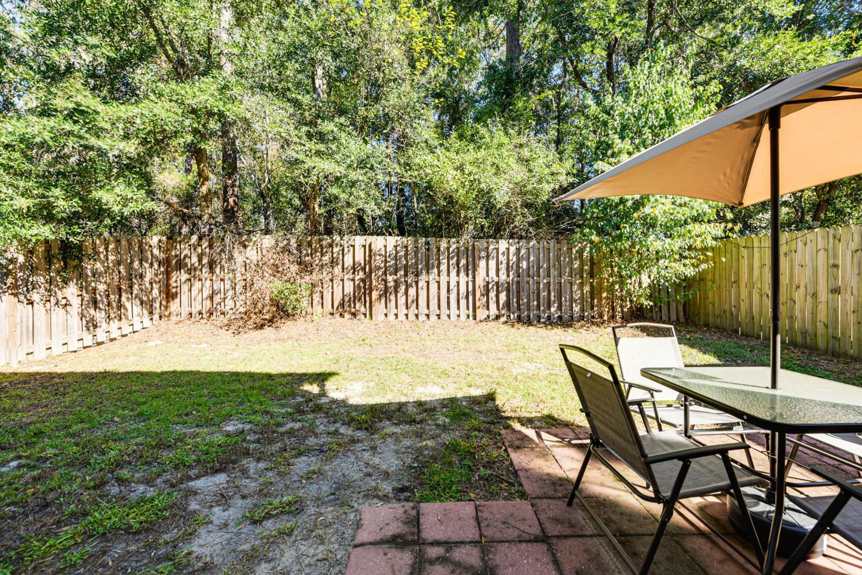 4 Mi to FSU Pet-Friendly Townhome