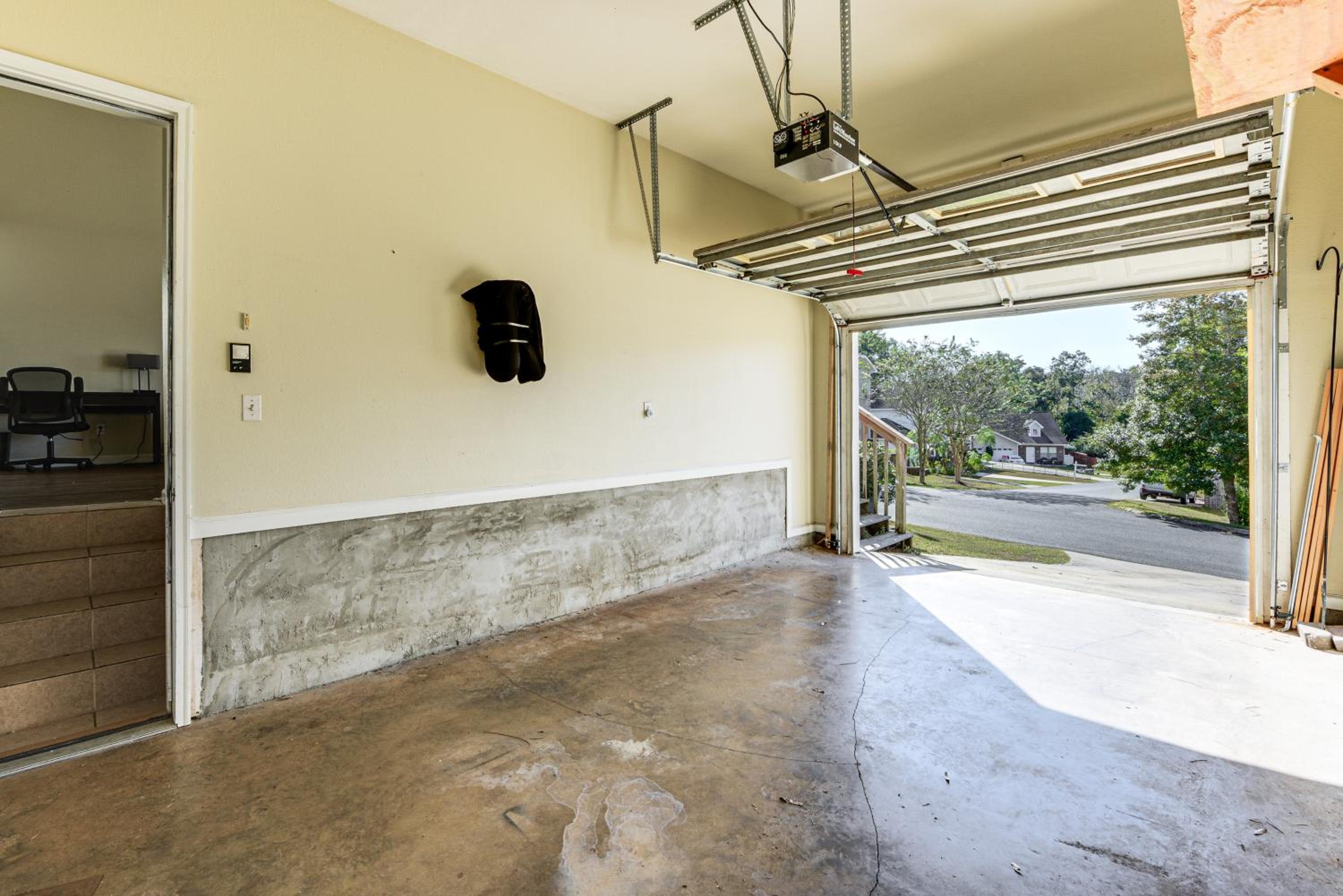 4 Mi to FSU Pet-Friendly Townhome