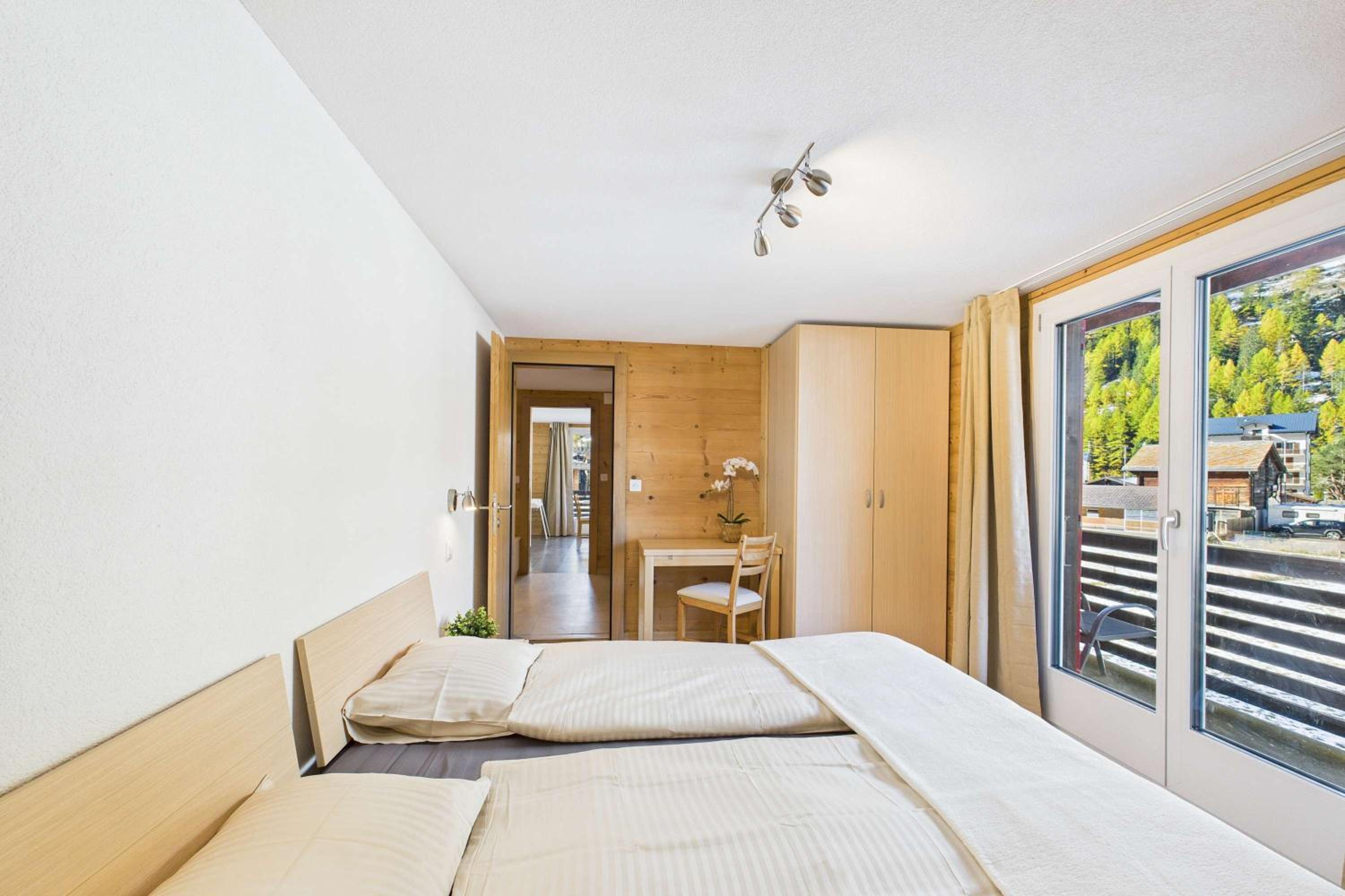 Family-friendly apartment with mountain views