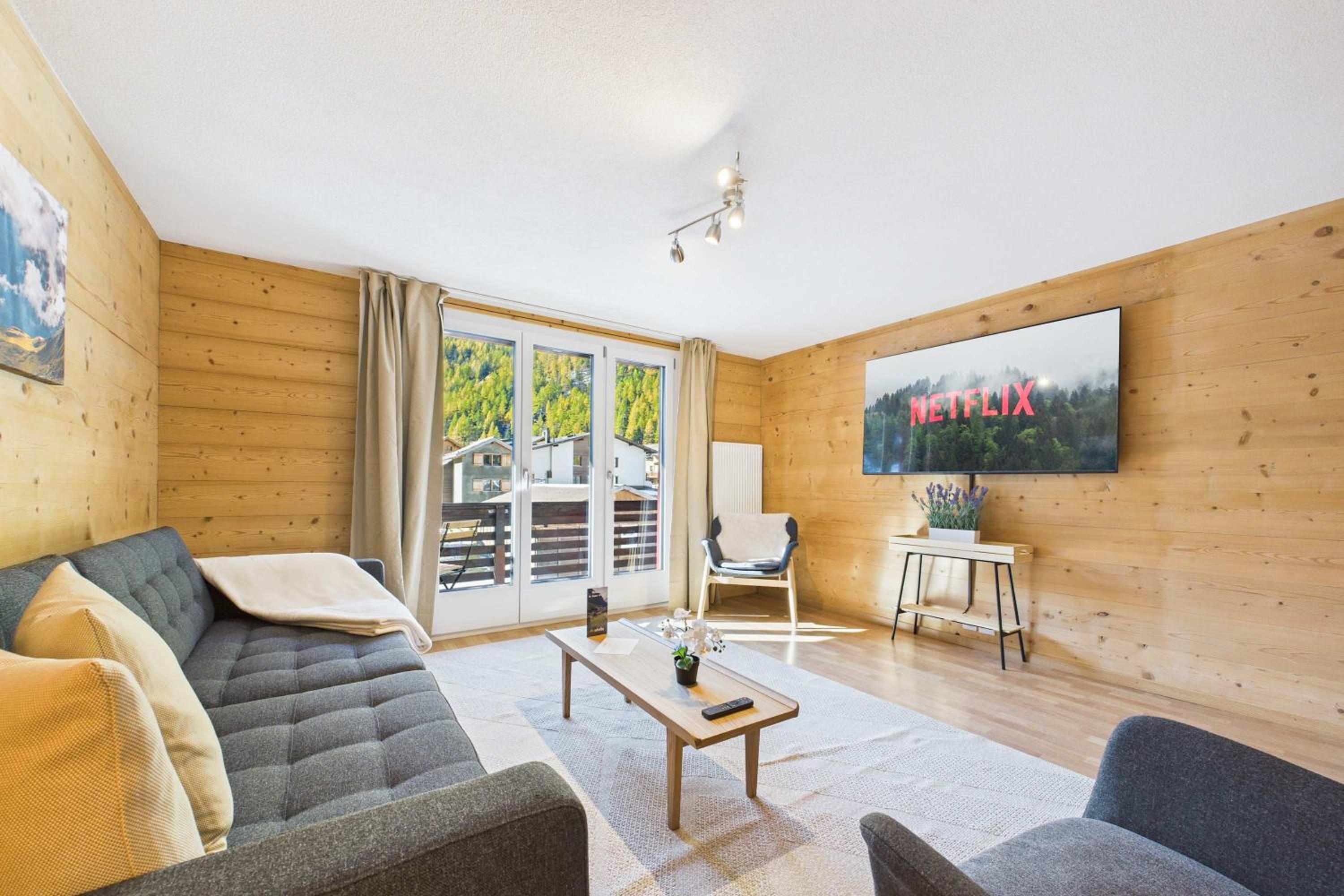 Family-friendly apartment with mountain views