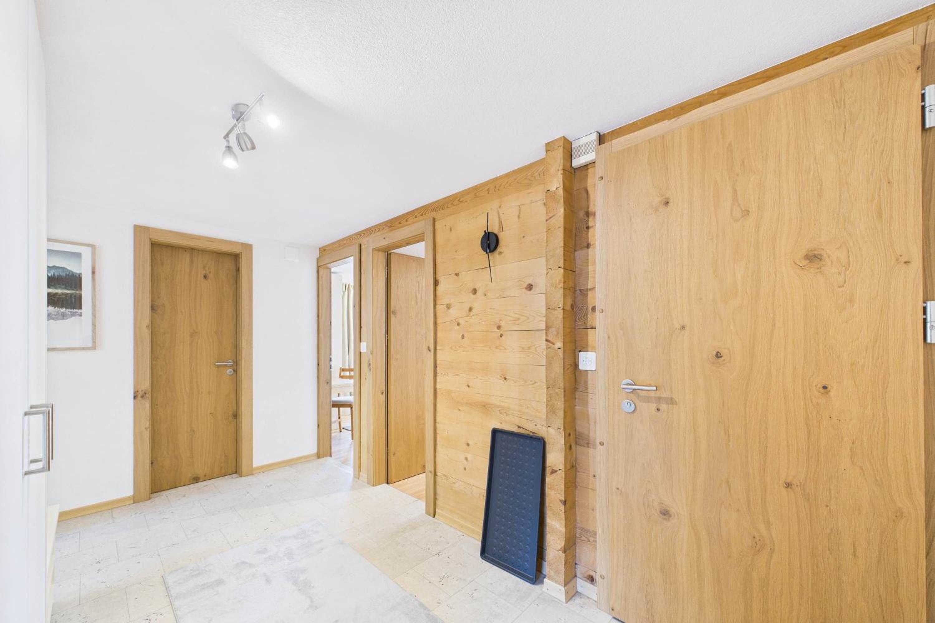 Family-friendly apartment with mountain views