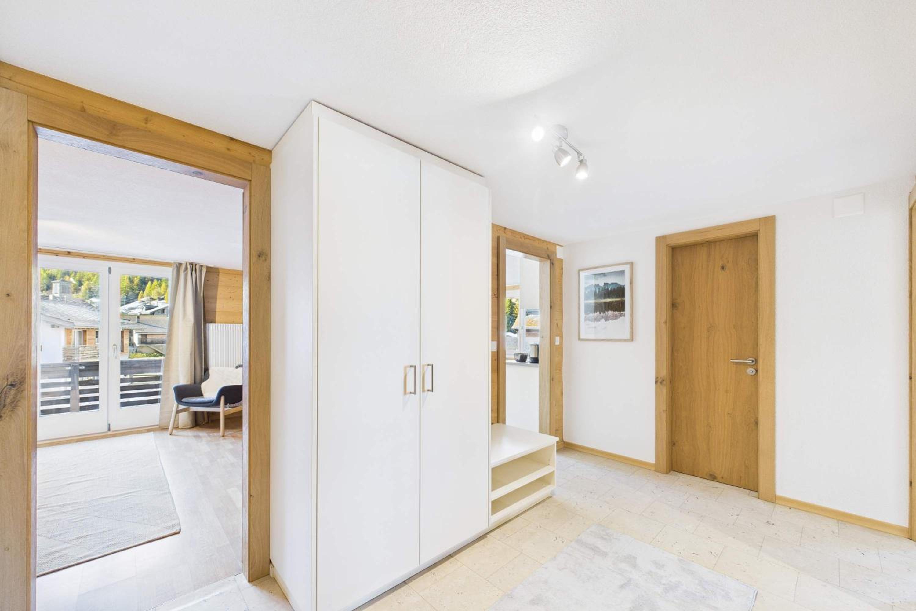 Family-friendly apartment with mountain views