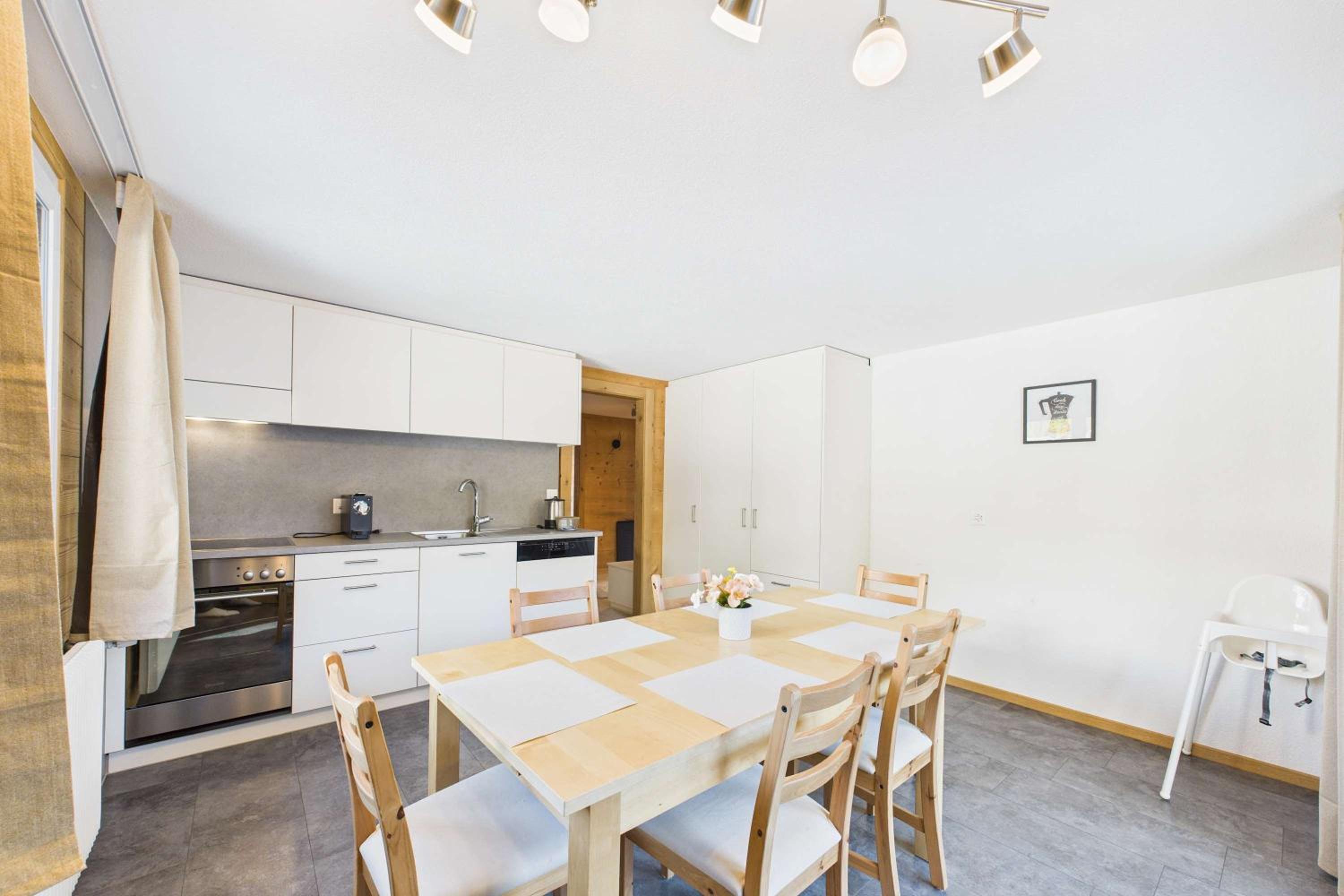 Family-friendly apartment with mountain views