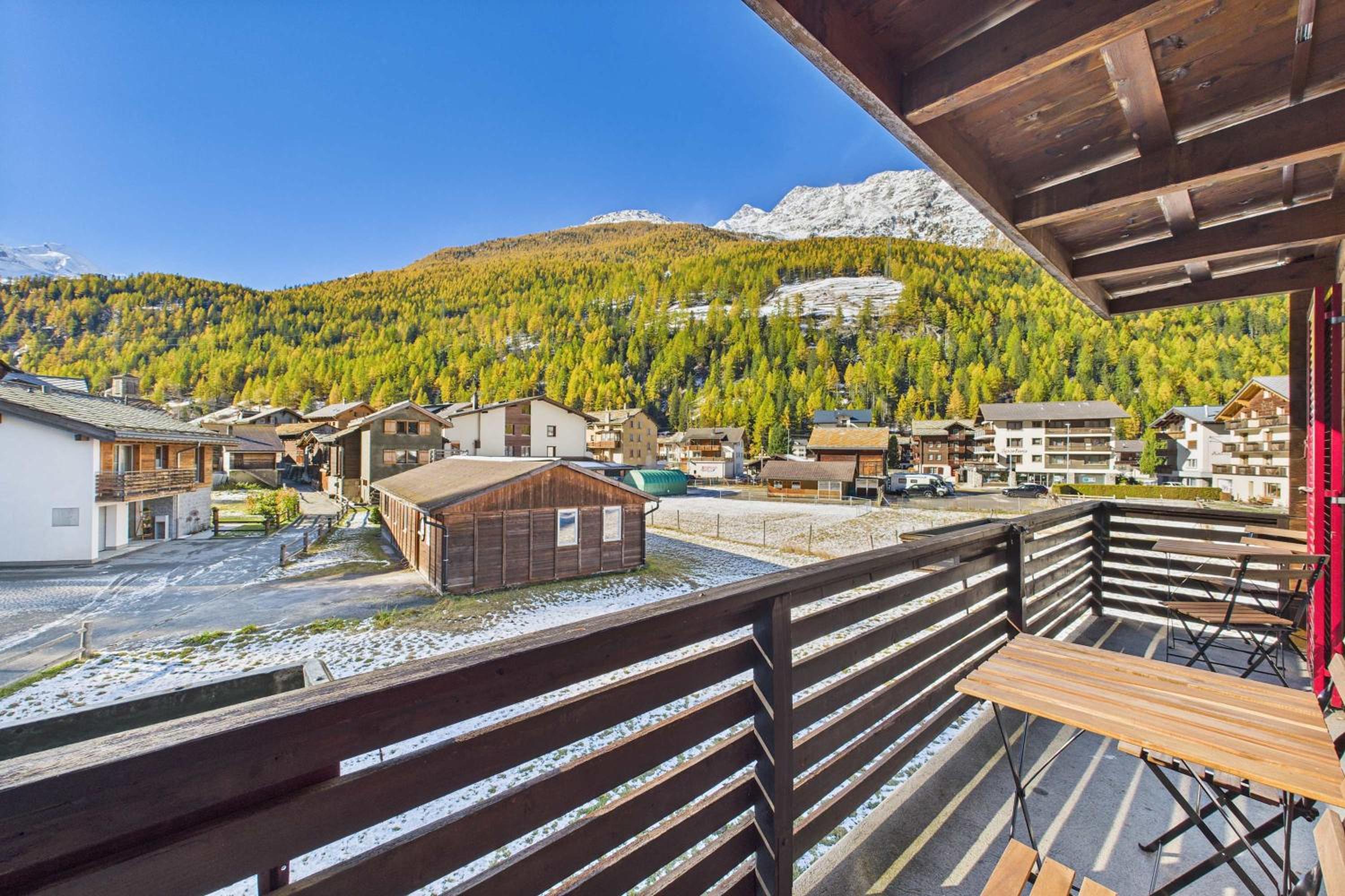 Family-friendly apartment with mountain views