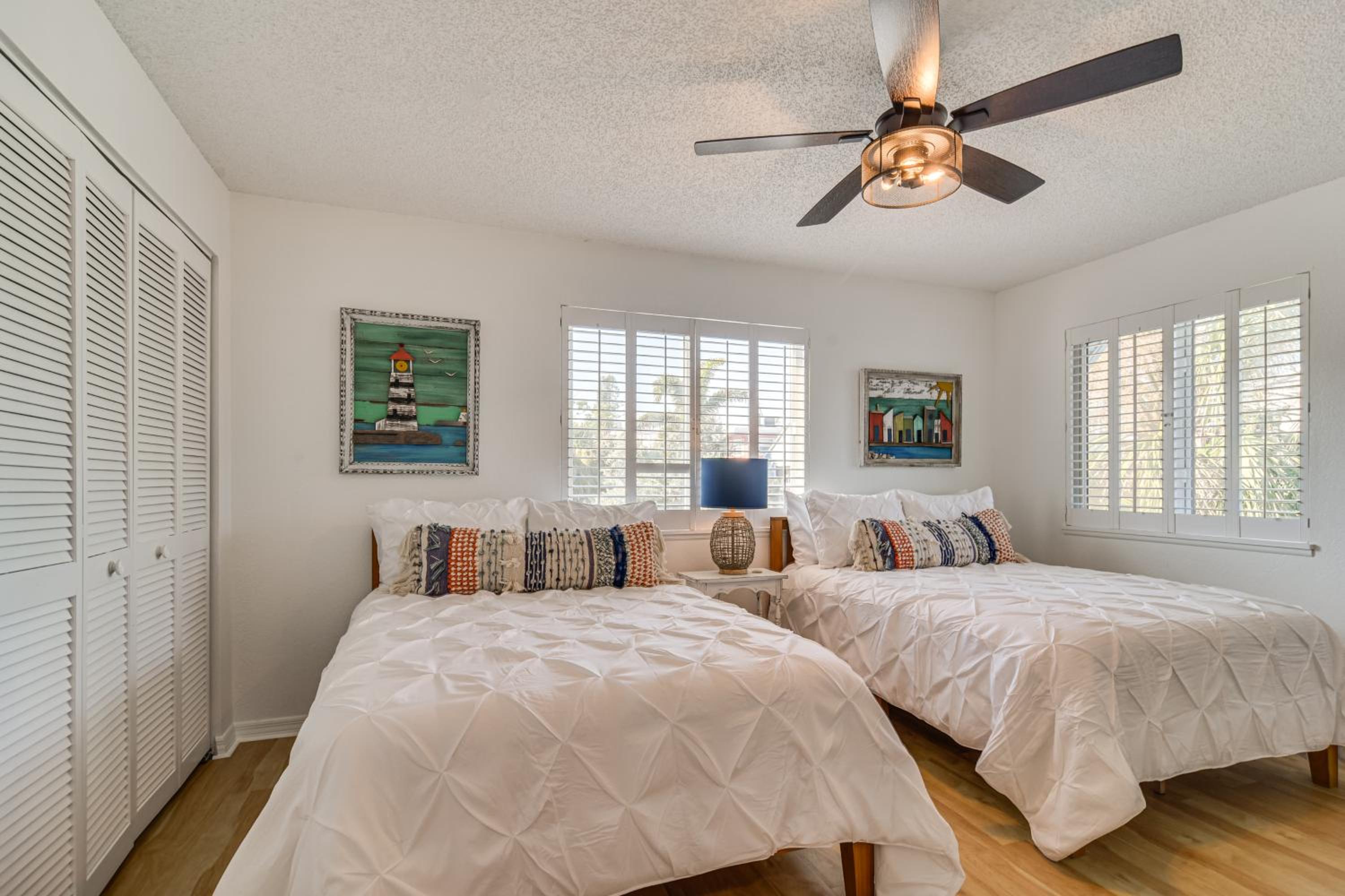 1 Block to Sunset Beach Dog-Friendly Family Home