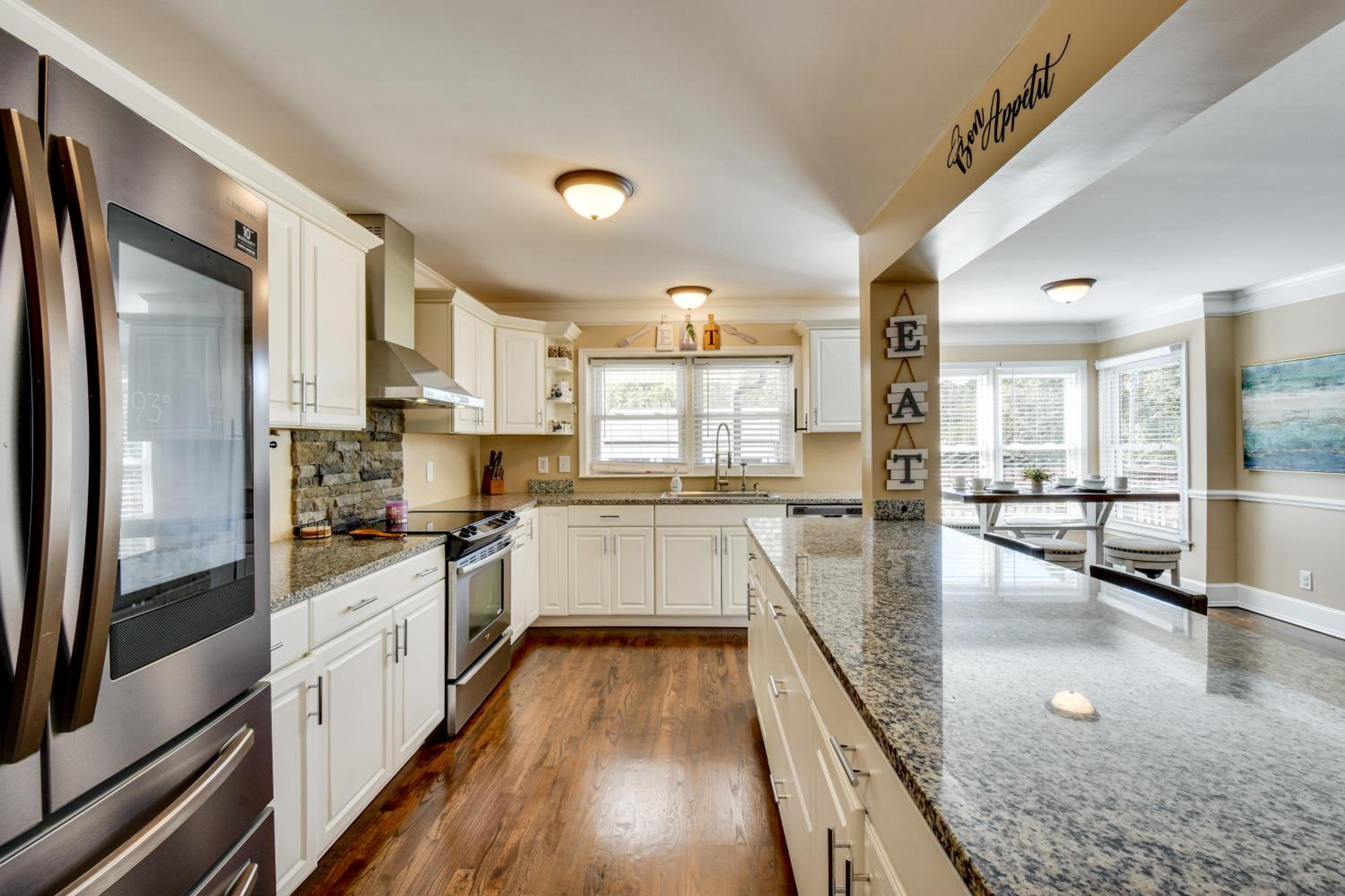 6 Mi to Dtwn Anderson Grand Family Home with Yard!