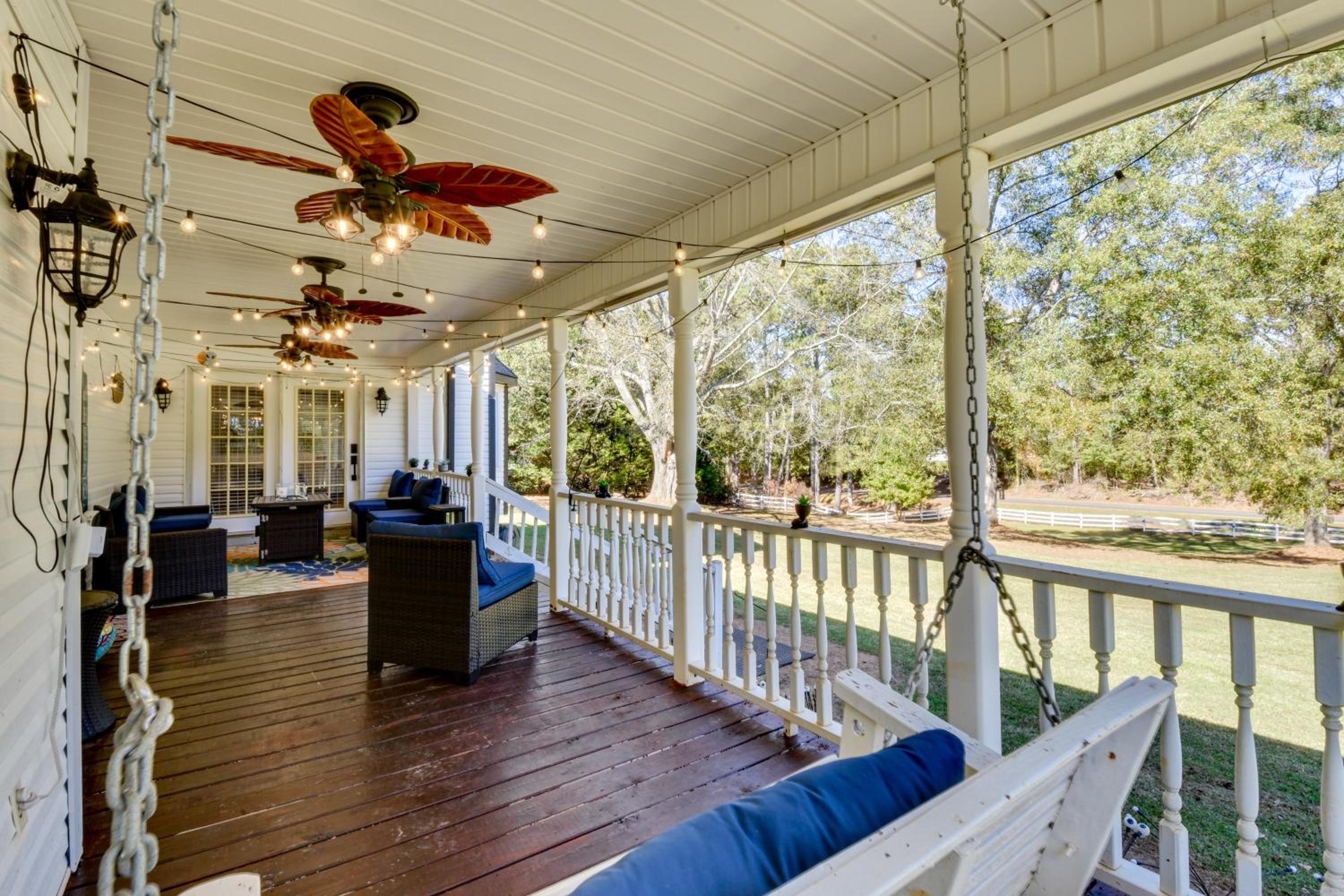 6 Mi to Dtwn Anderson Grand Family Home with Yard!