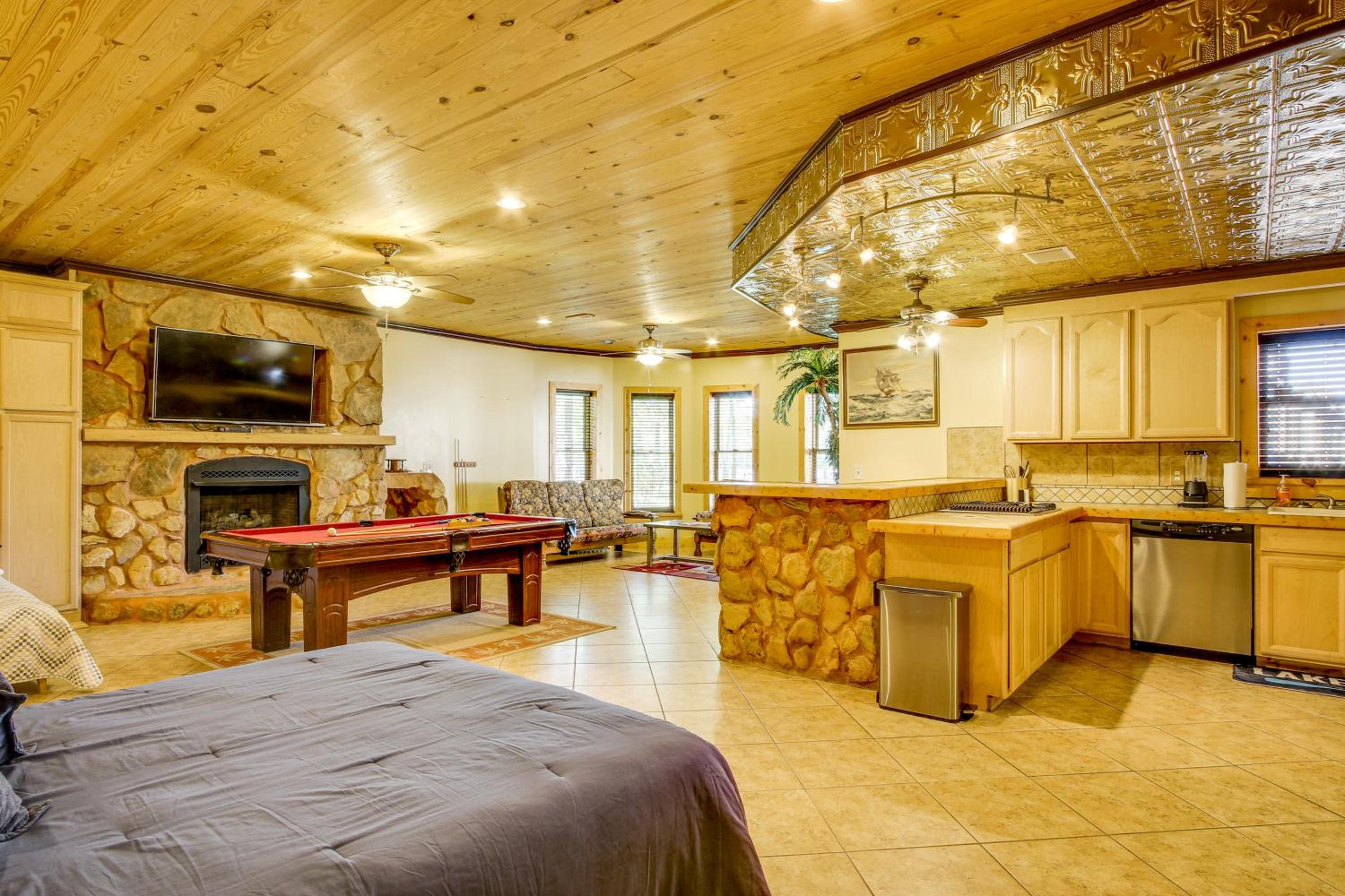 Lake Murray Retreat with Private Dock and Water Views!