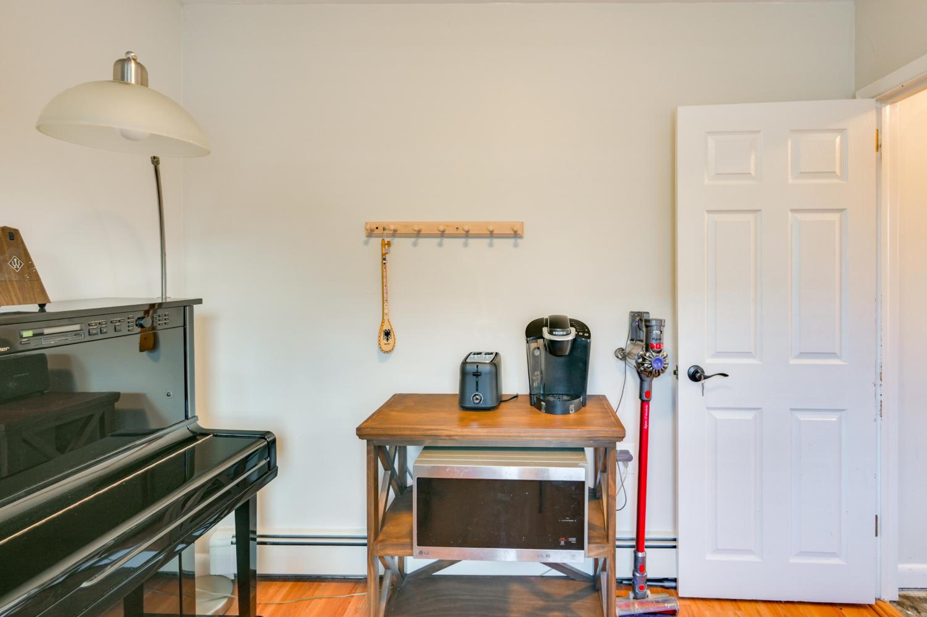 Train to Boston! Cozy Apartment in Winchester