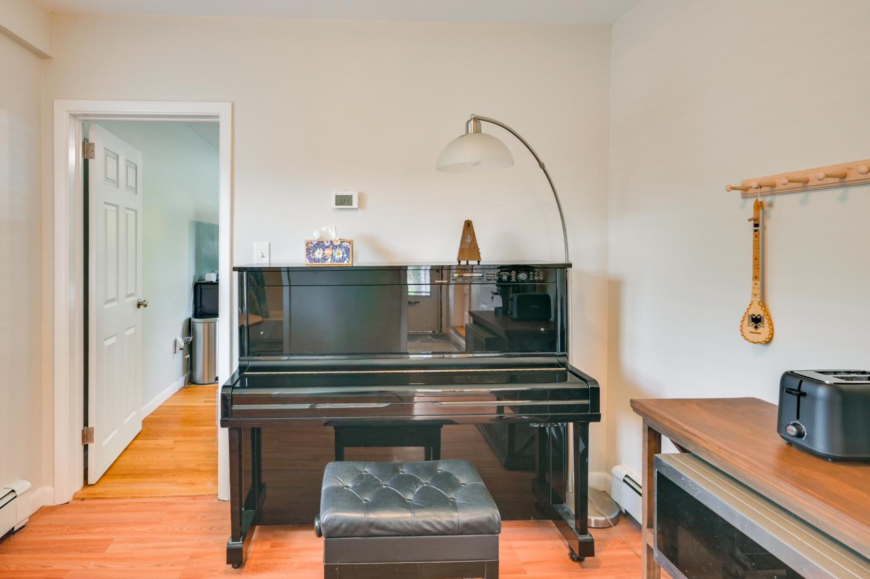 Train to Boston! Cozy Apartment in Winchester
