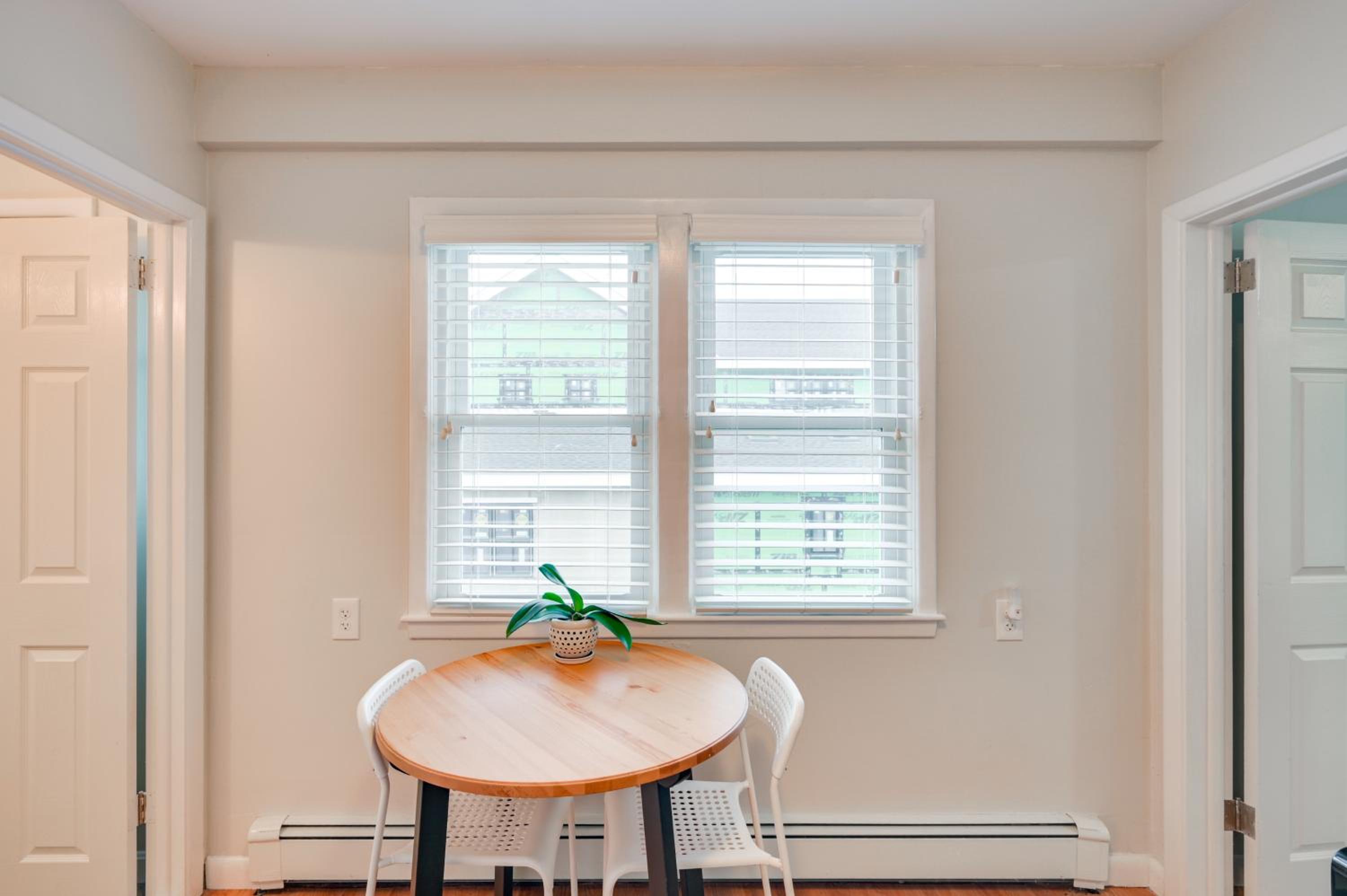 Train to Boston! Cozy Apartment in Winchester