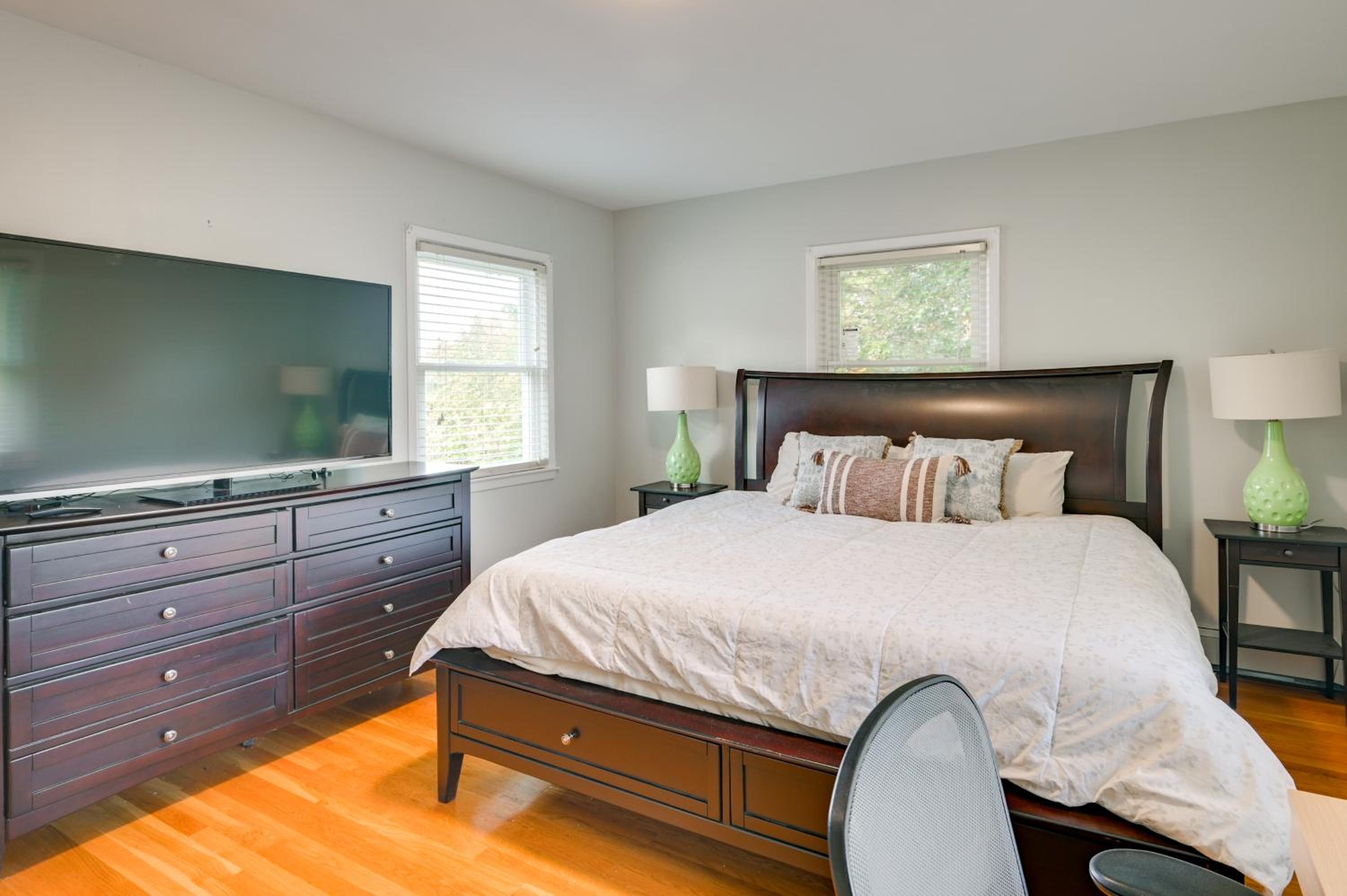 Train to Boston! Cozy Apartment in Winchester
