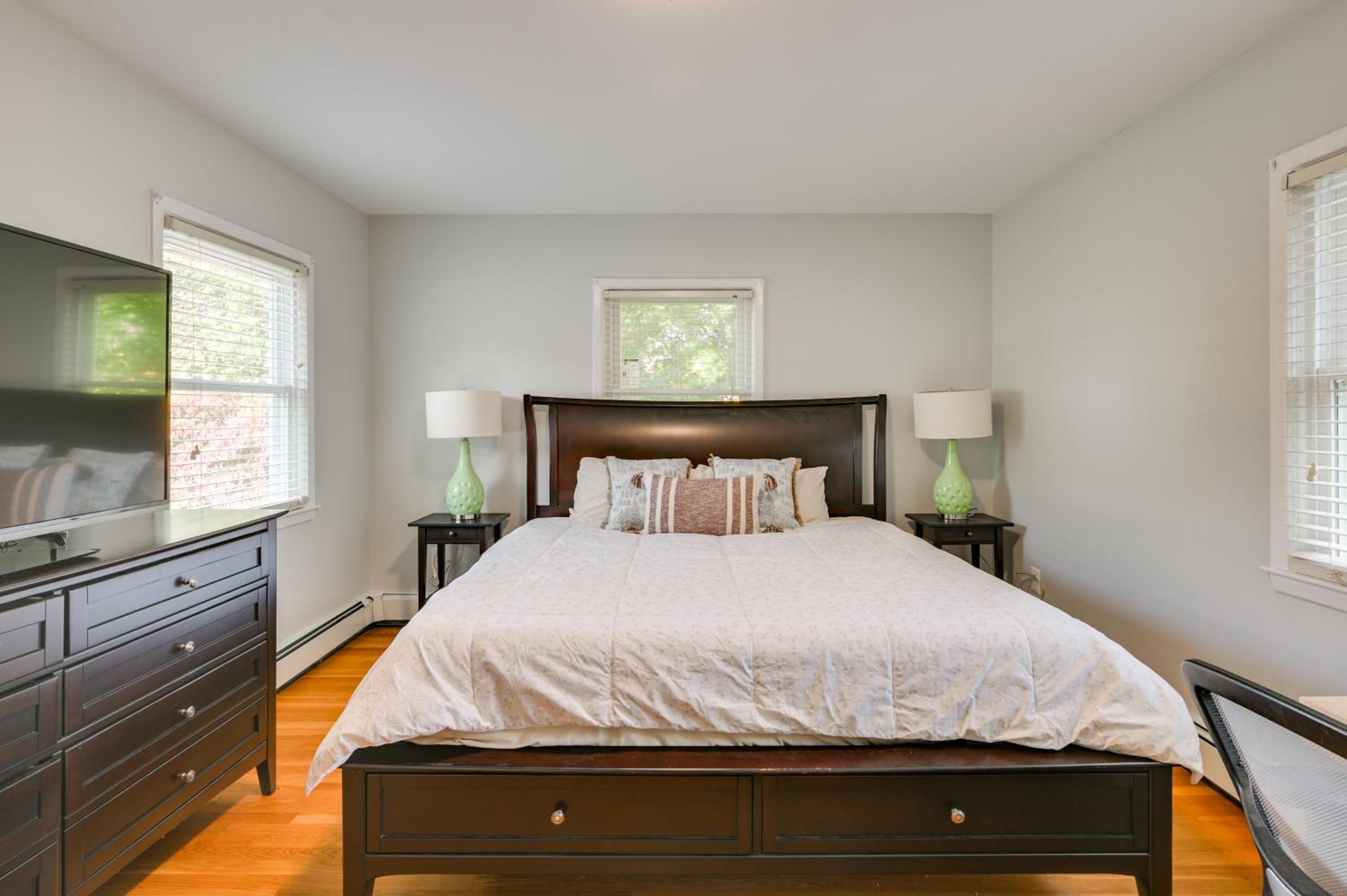 Train to Boston! Cozy Apartment in Winchester