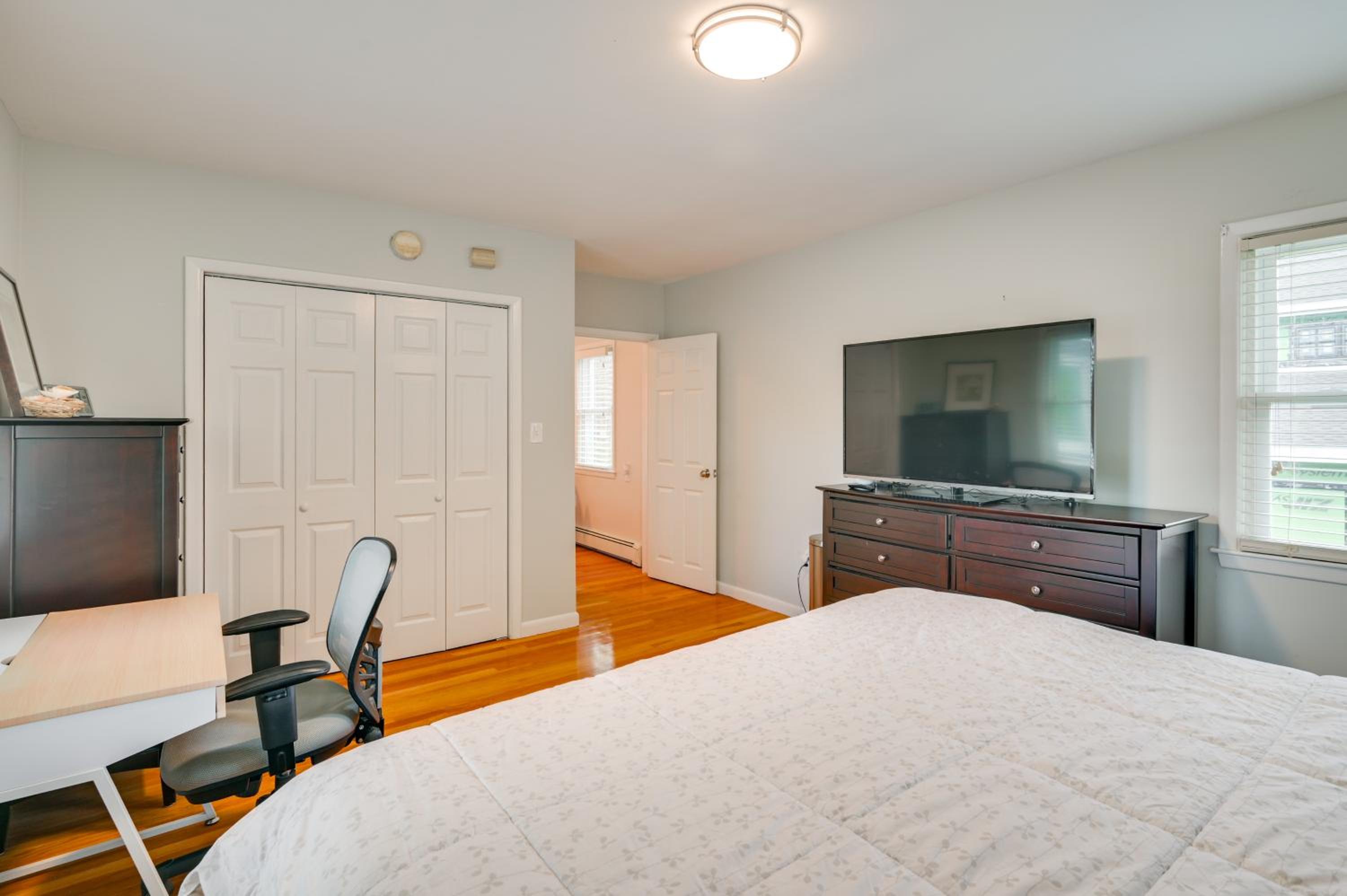 Train to Boston! Cozy Apartment in Winchester