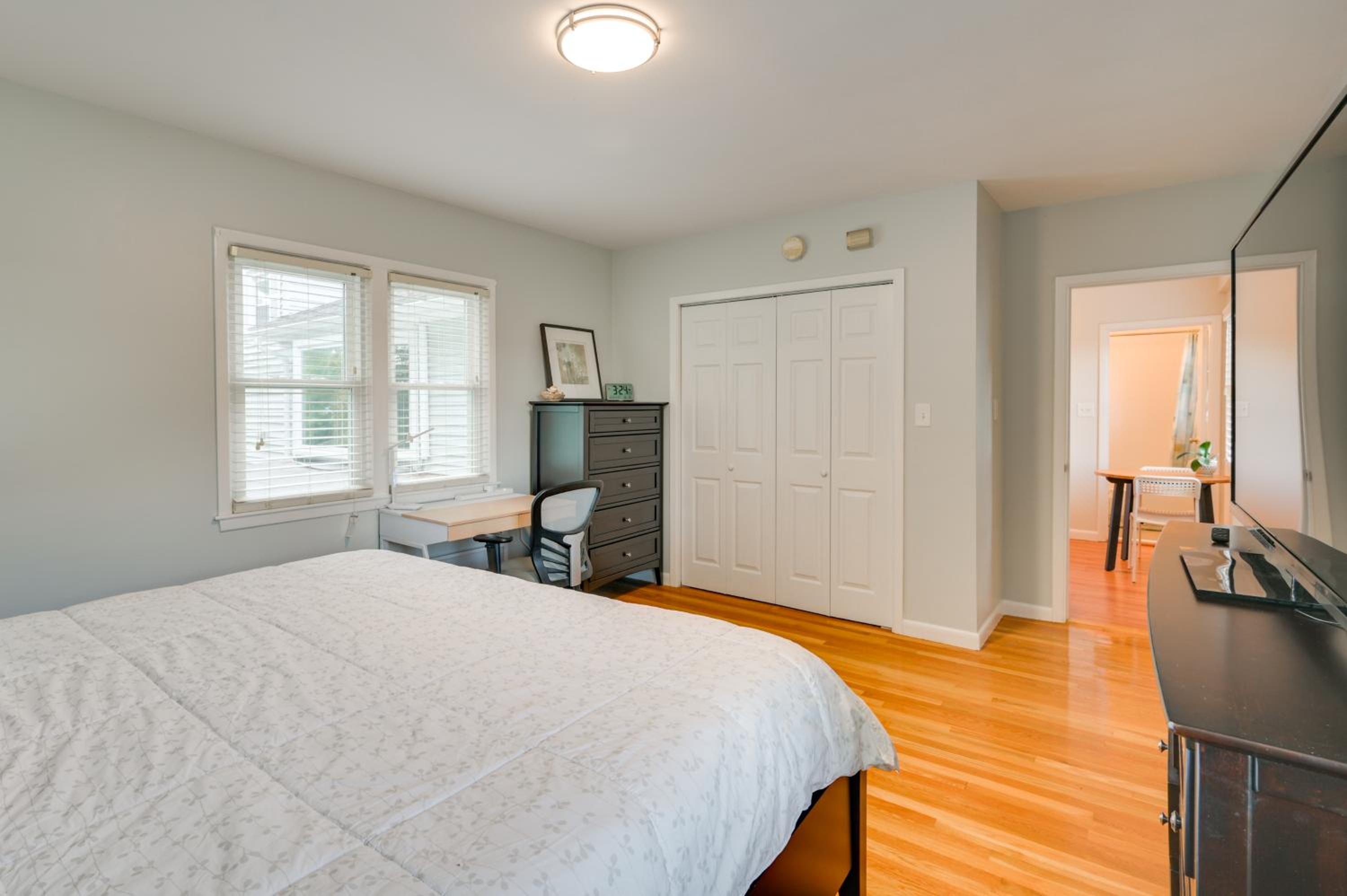 Train to Boston! Cozy Apartment in Winchester