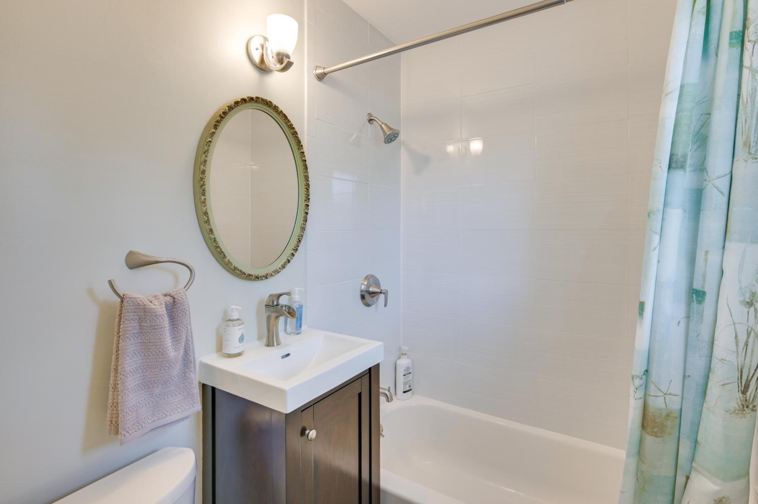 Train to Boston! Cozy Apartment in Winchester