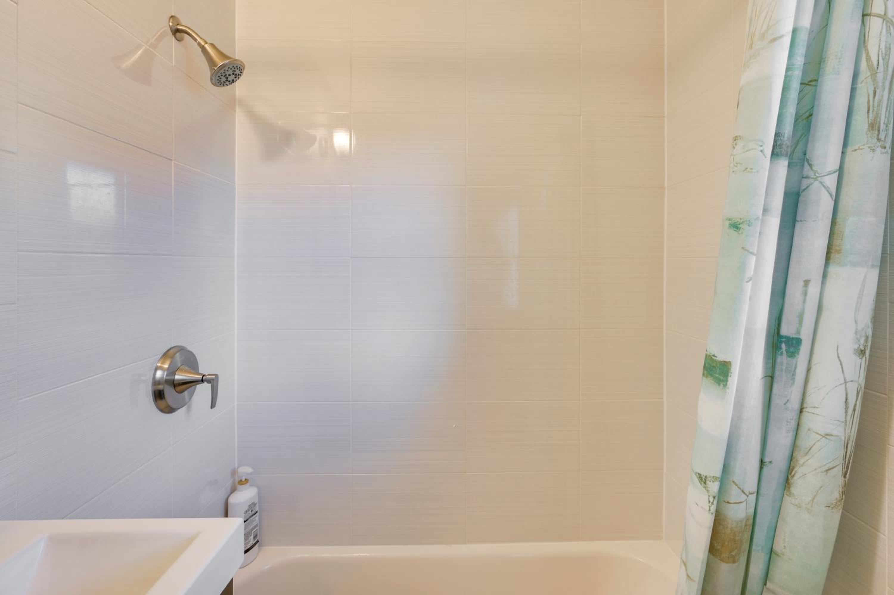 Train to Boston! Cozy Apartment in Winchester