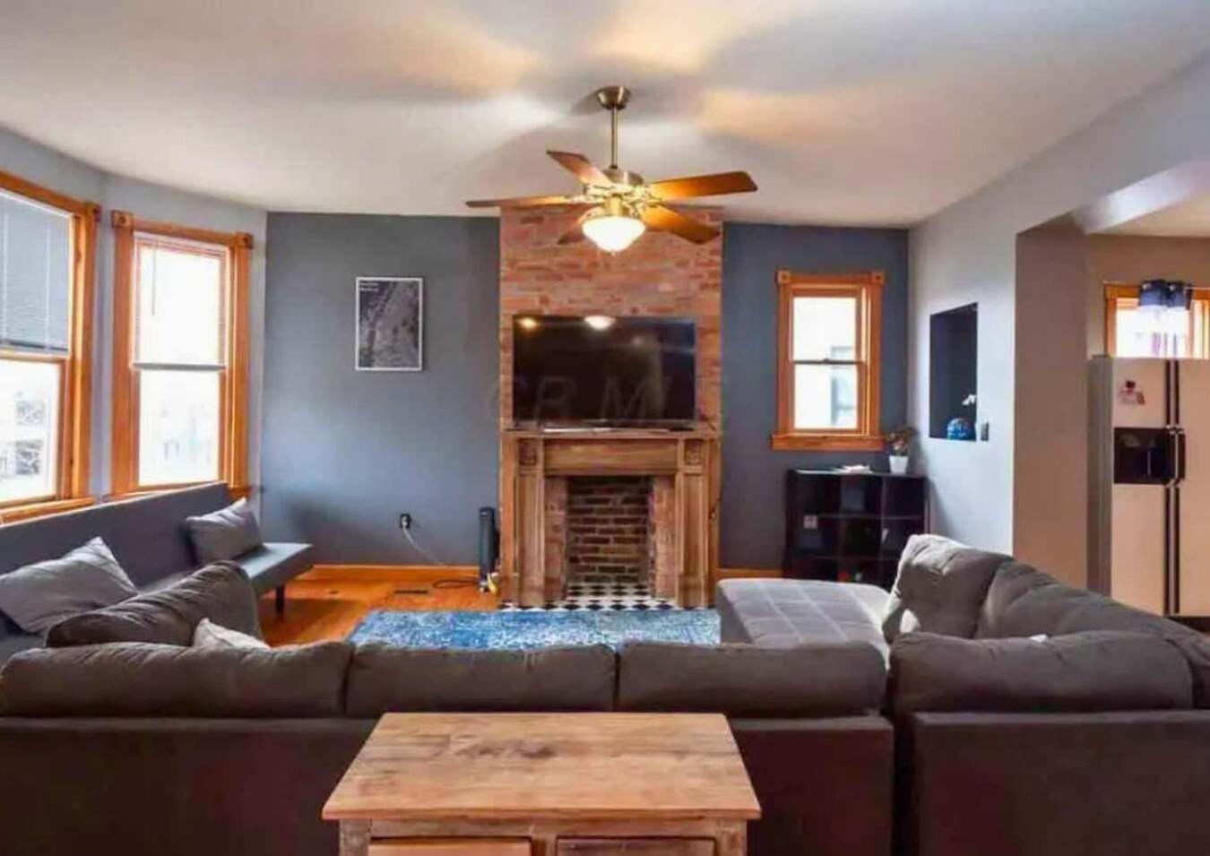 Jungle House Columbus Short North Downtown Free Parking - Near Convention Center & Nationwide Arena - 4BR Luxury Home - Sleeps 14 - Over 5,800 Five Star St