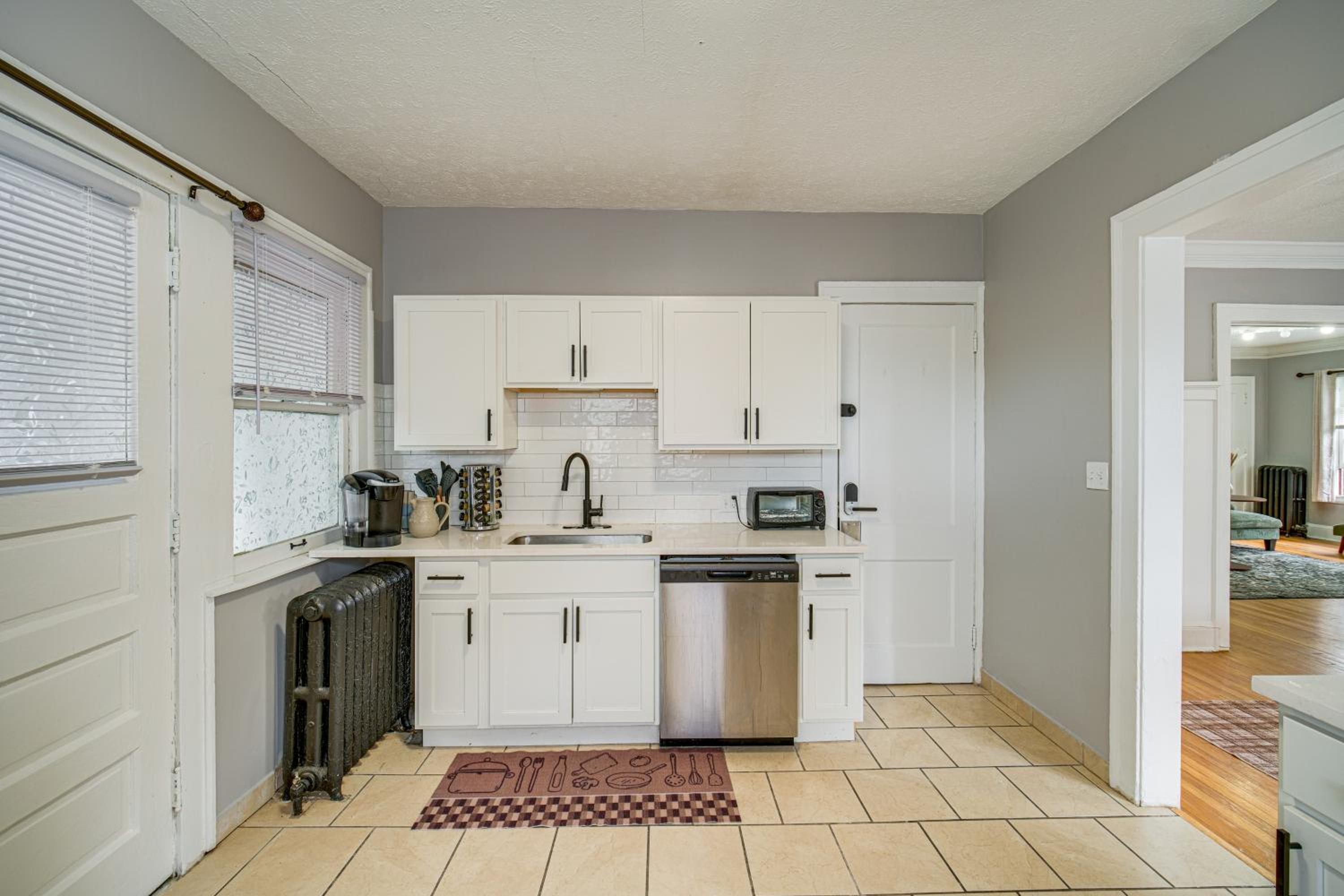 Deck, Pool Table! Walkable Cleveland Heights Apt