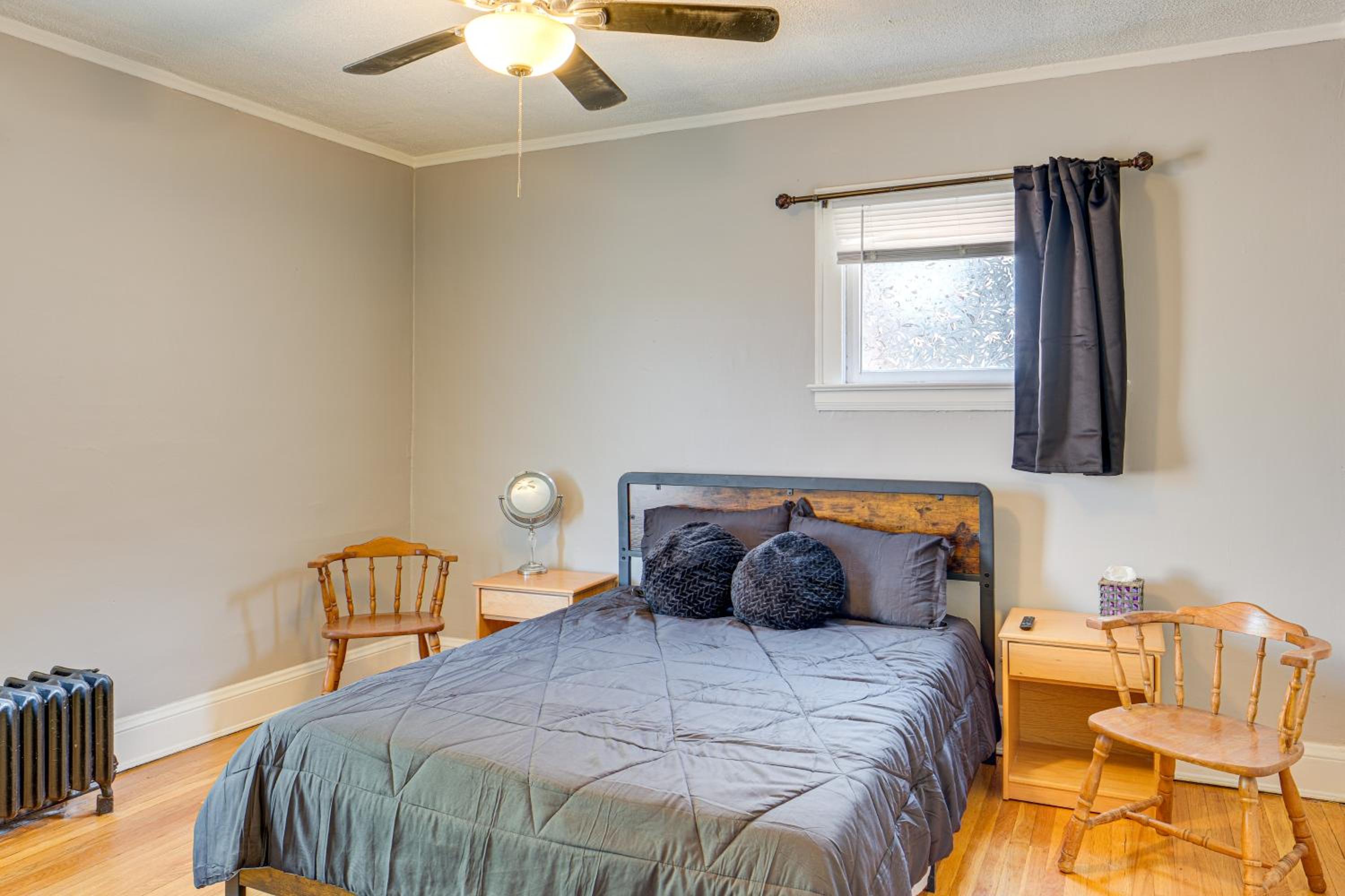 Deck, Pool Table! Walkable Cleveland Heights Apt