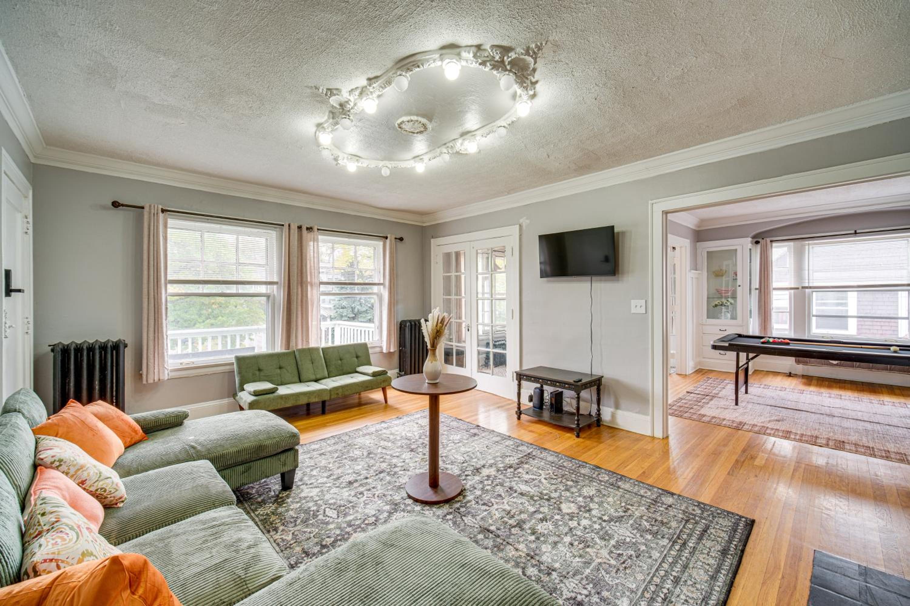 Deck, Pool Table! Walkable Cleveland Heights Apt