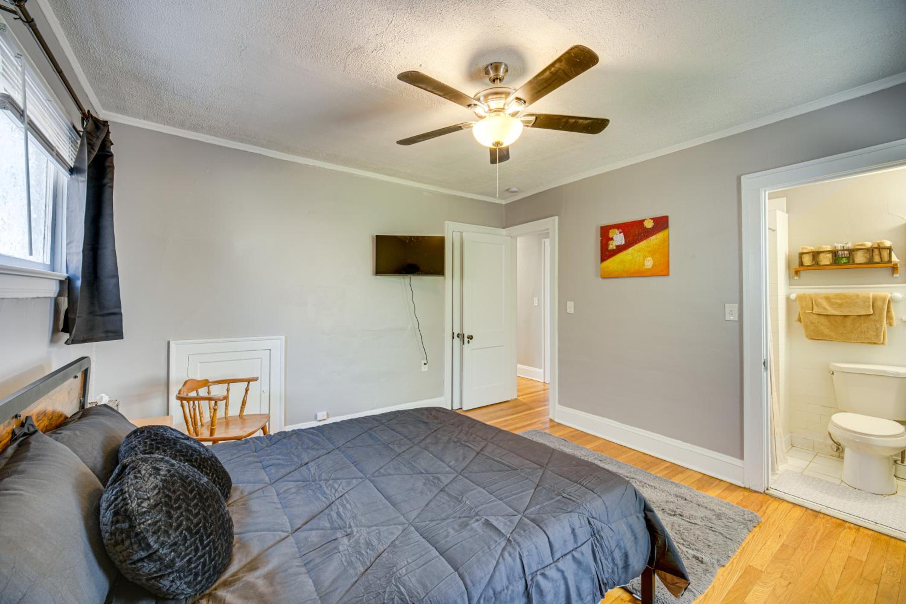Deck, Pool Table! Walkable Cleveland Heights Apt