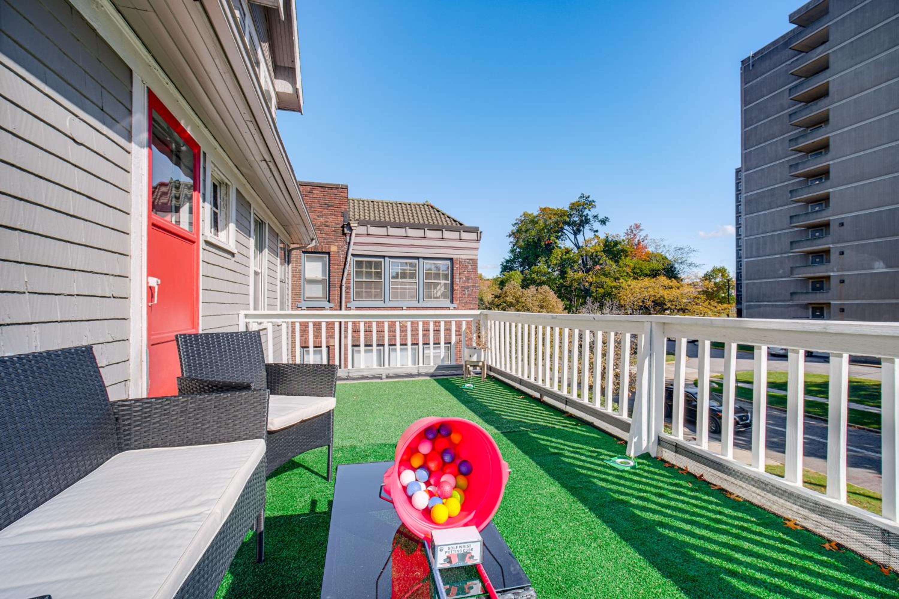 Deck, Pool Table! Walkable Cleveland Heights Apt