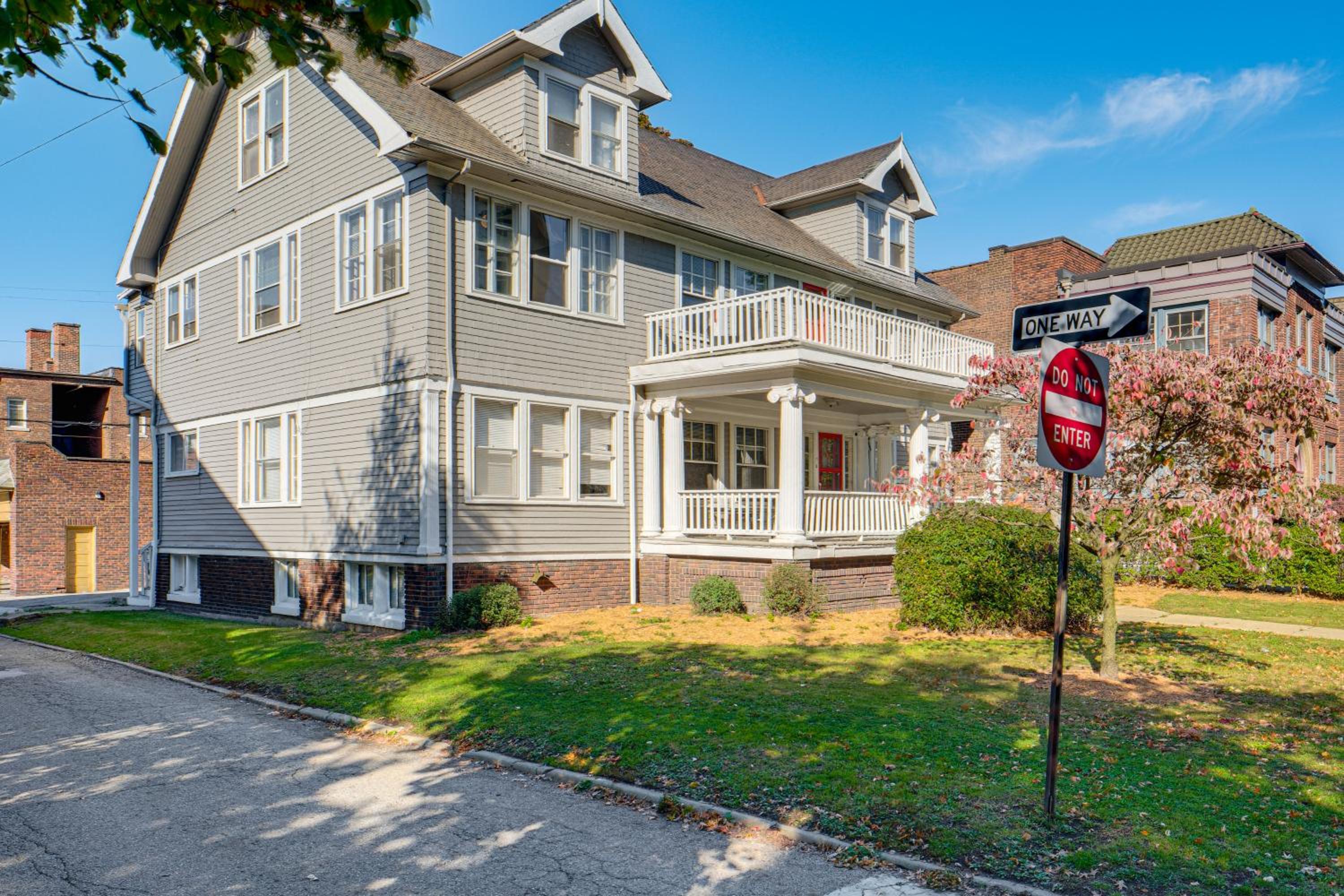 Deck, Pool Table! Walkable Cleveland Heights Apt