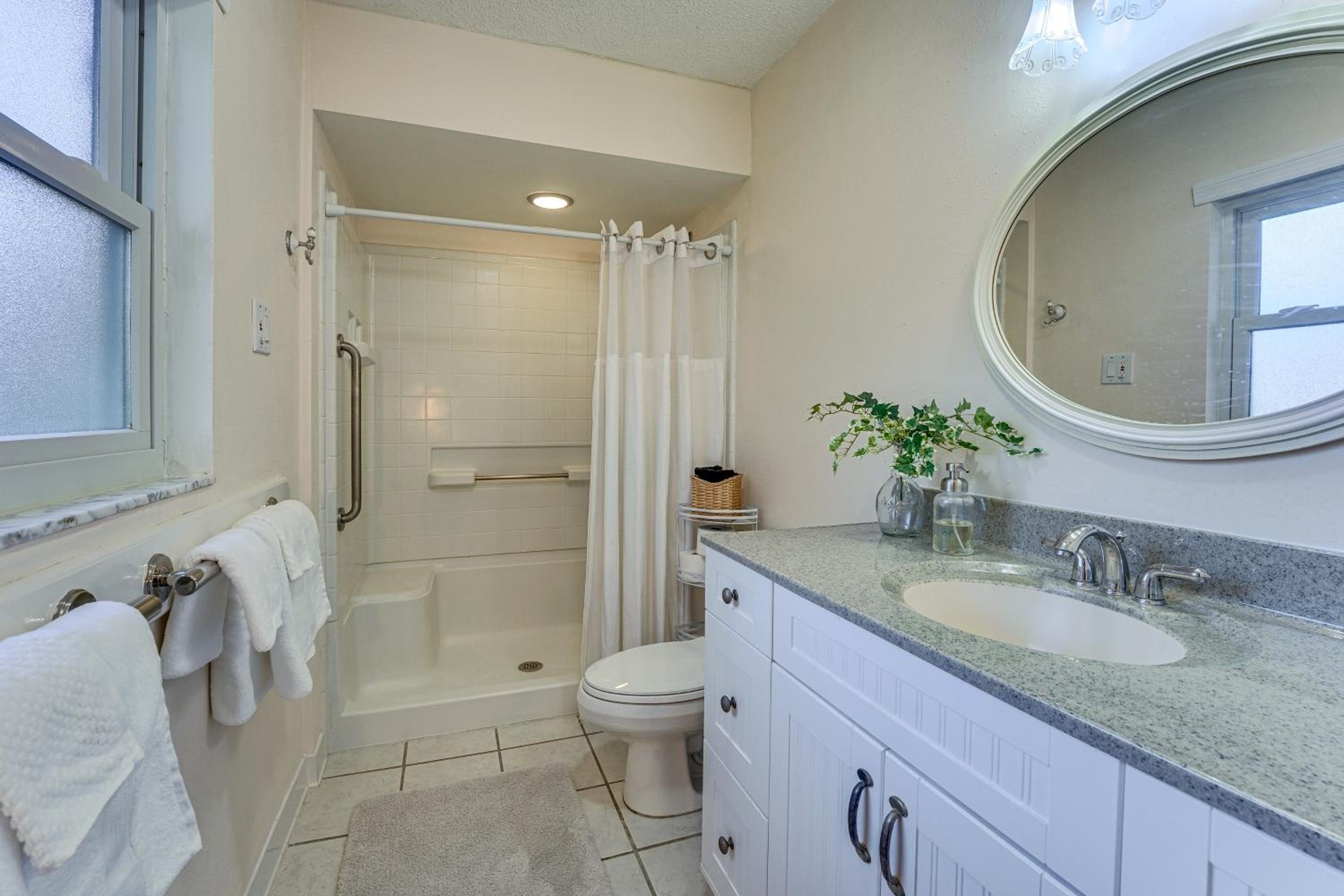Walkable Historic District Gem 2 Mi to Dtwn Ocala