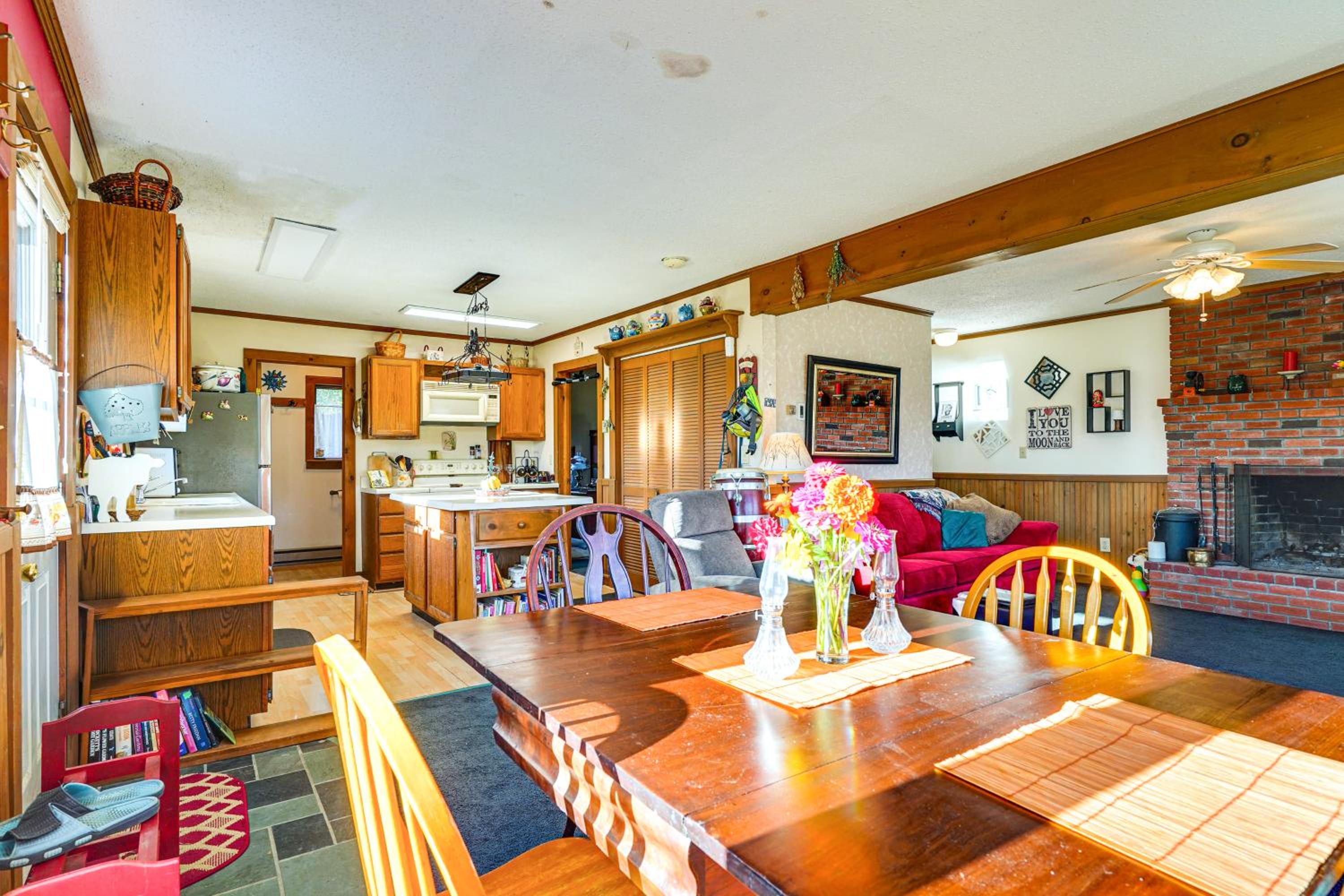 Relaxation Meets Upstate Adventure at Salem Home!