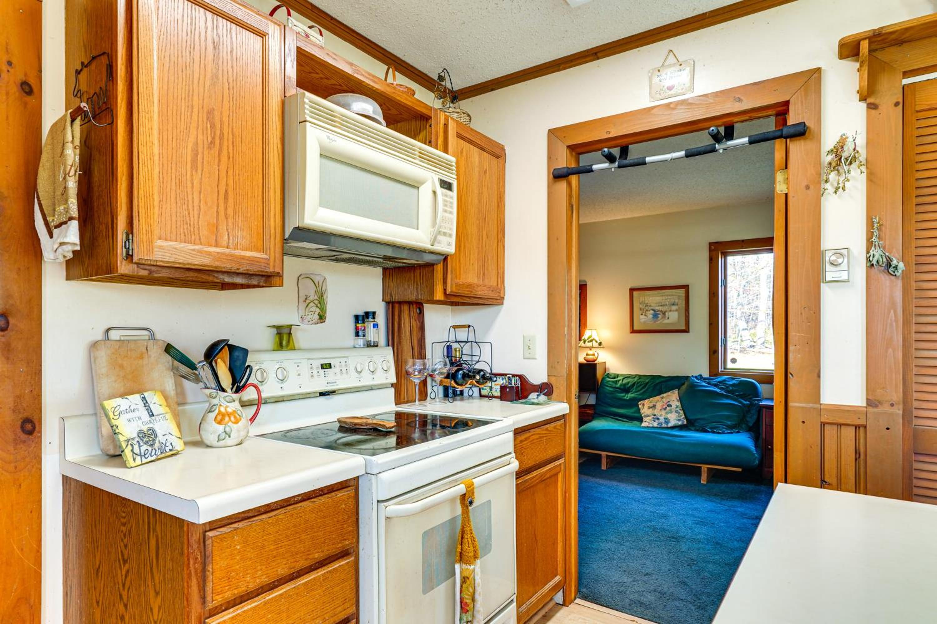 Relaxation Meets Upstate Adventure at Salem Home!