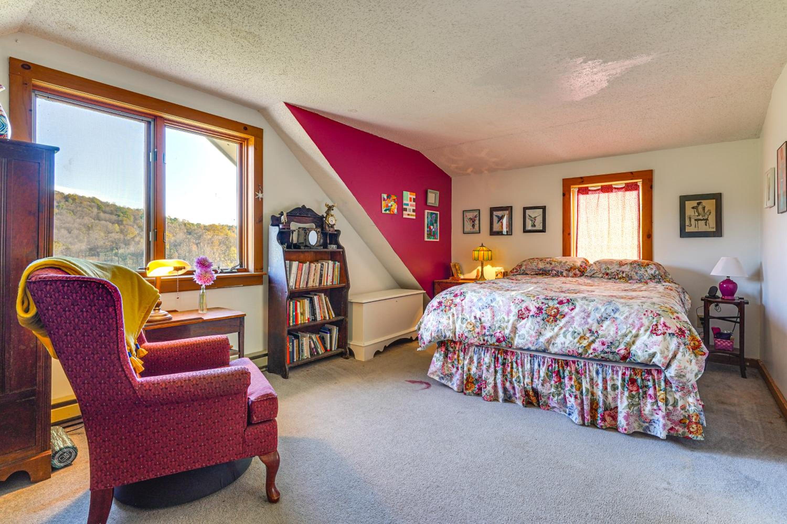 Relaxation Meets Upstate Adventure at Salem Home!