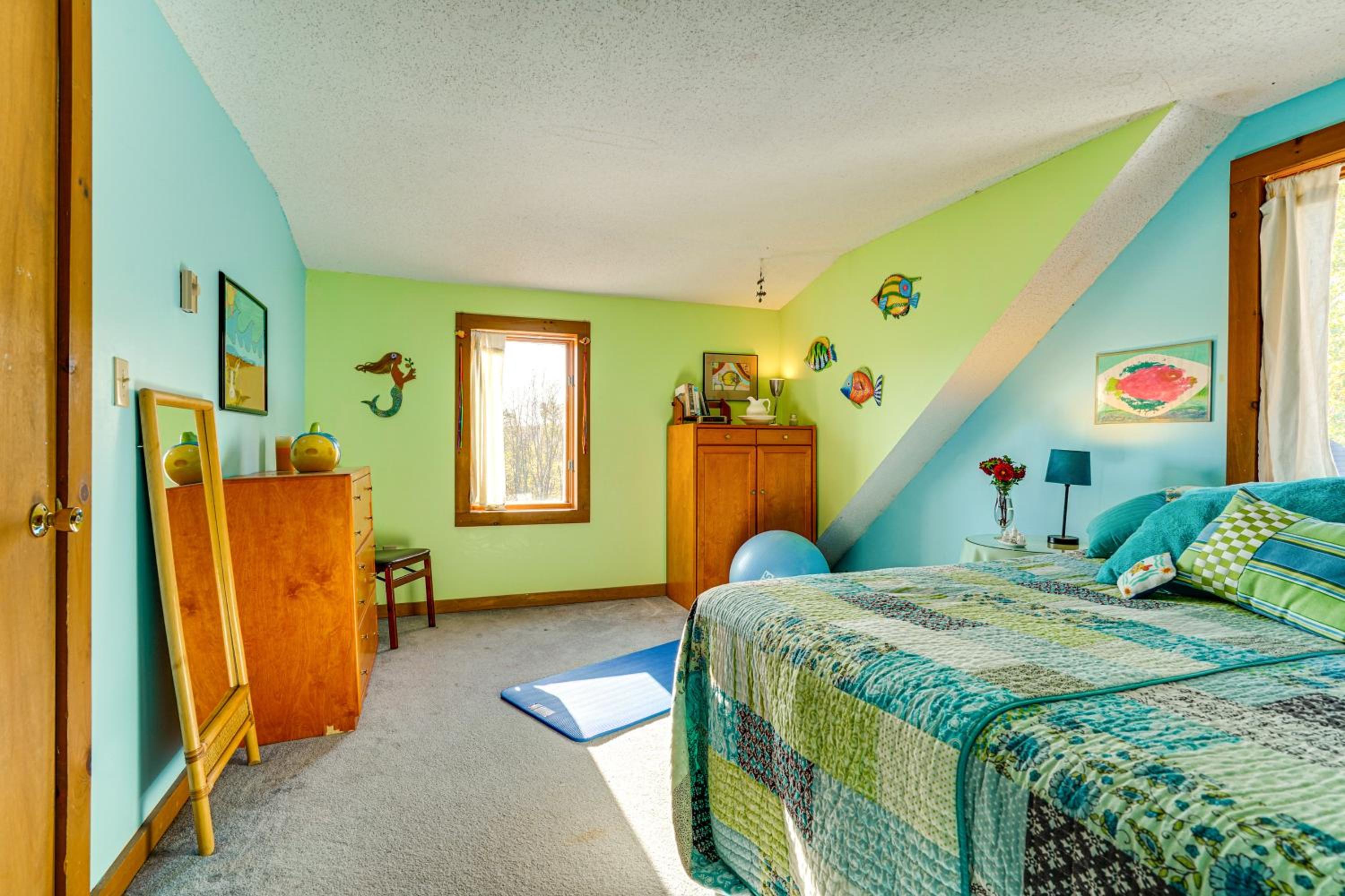 Relaxation Meets Upstate Adventure at Salem Home!