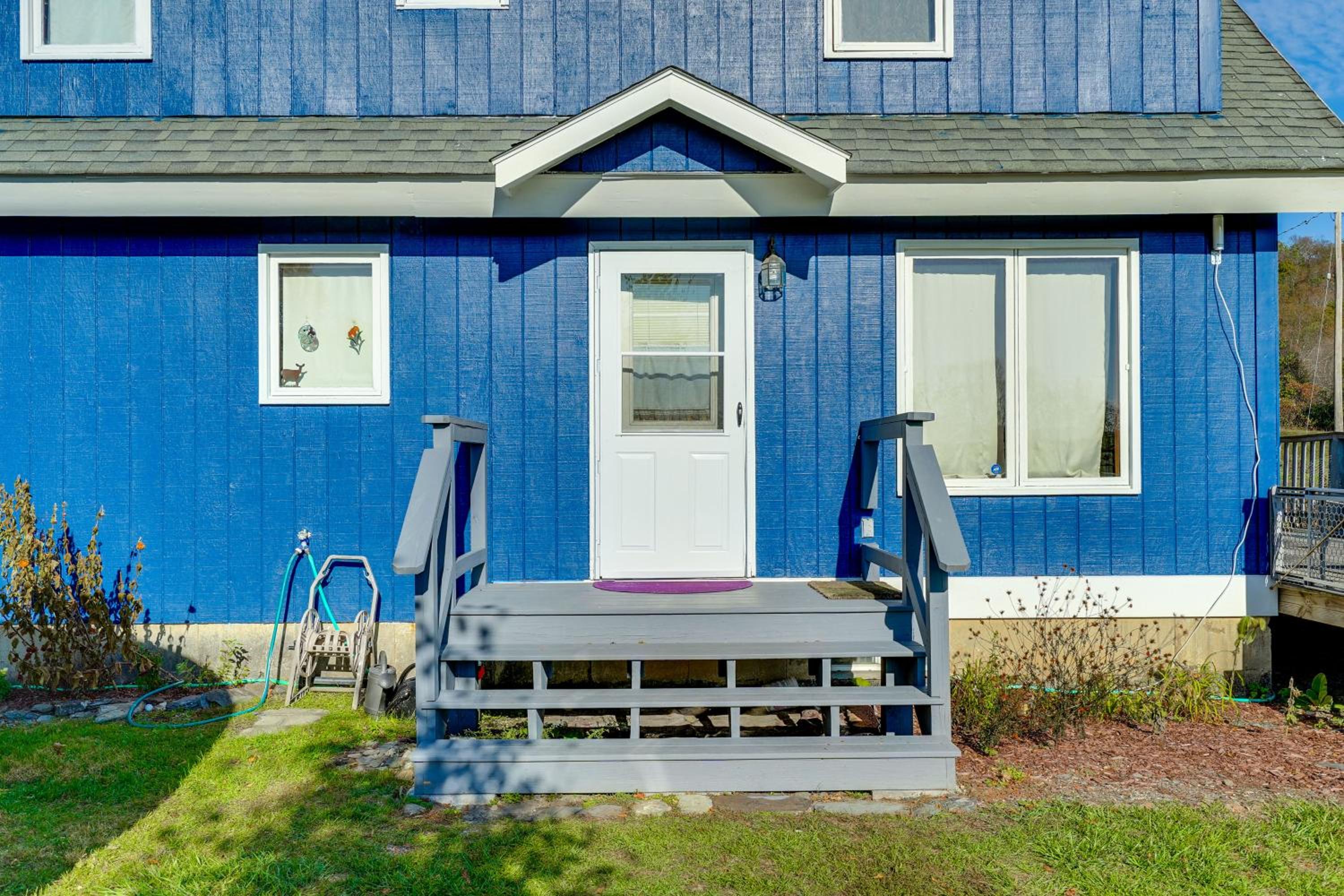 Relaxation Meets Upstate Adventure at Salem Home!