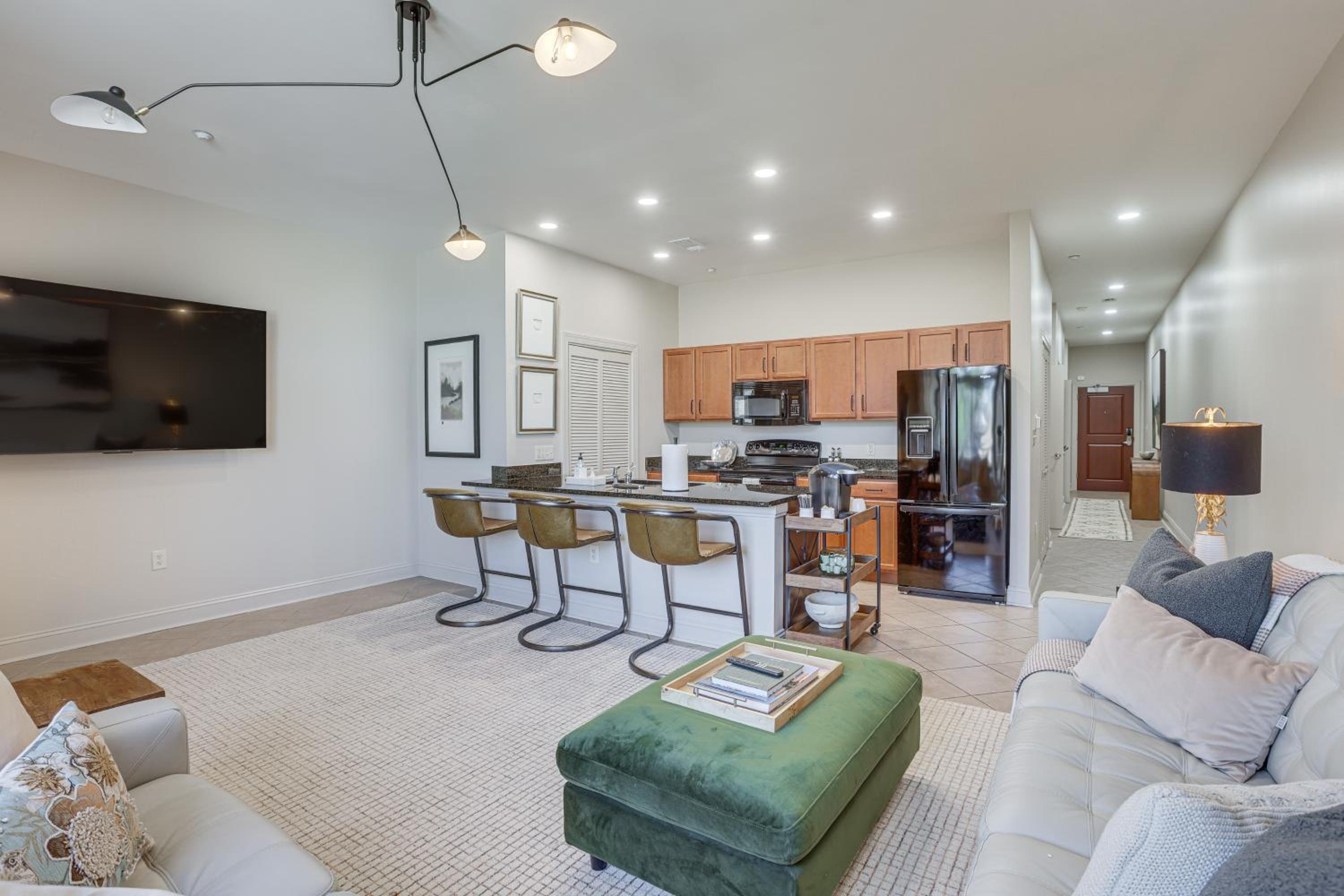 Walk to UA Campus Apt with Secure Parking!